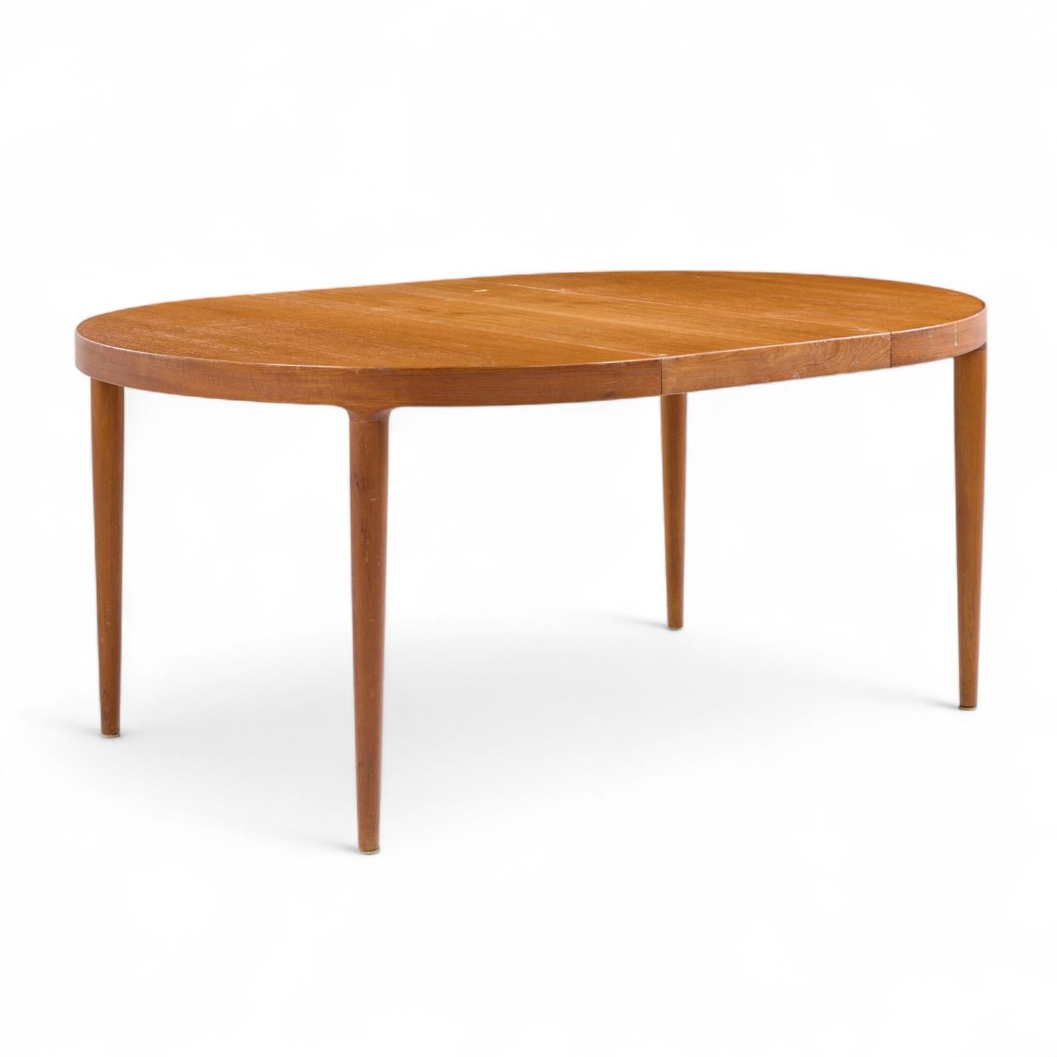 Skovmand & Andersen for Moreddi Danish Teak Expanding Dining Table with 2 Leaves en venta 1