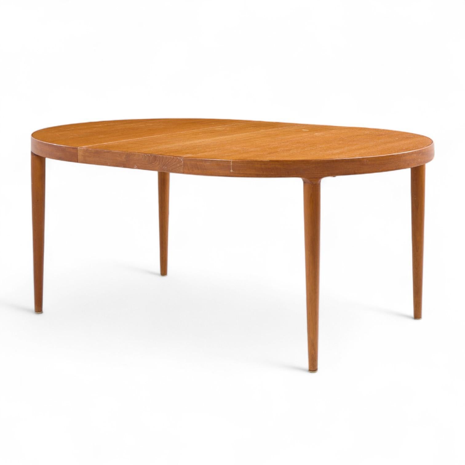 Skovmand & Andersen for Moreddi Danish Teak Expanding Dining Table with 2 Leaves en venta 2