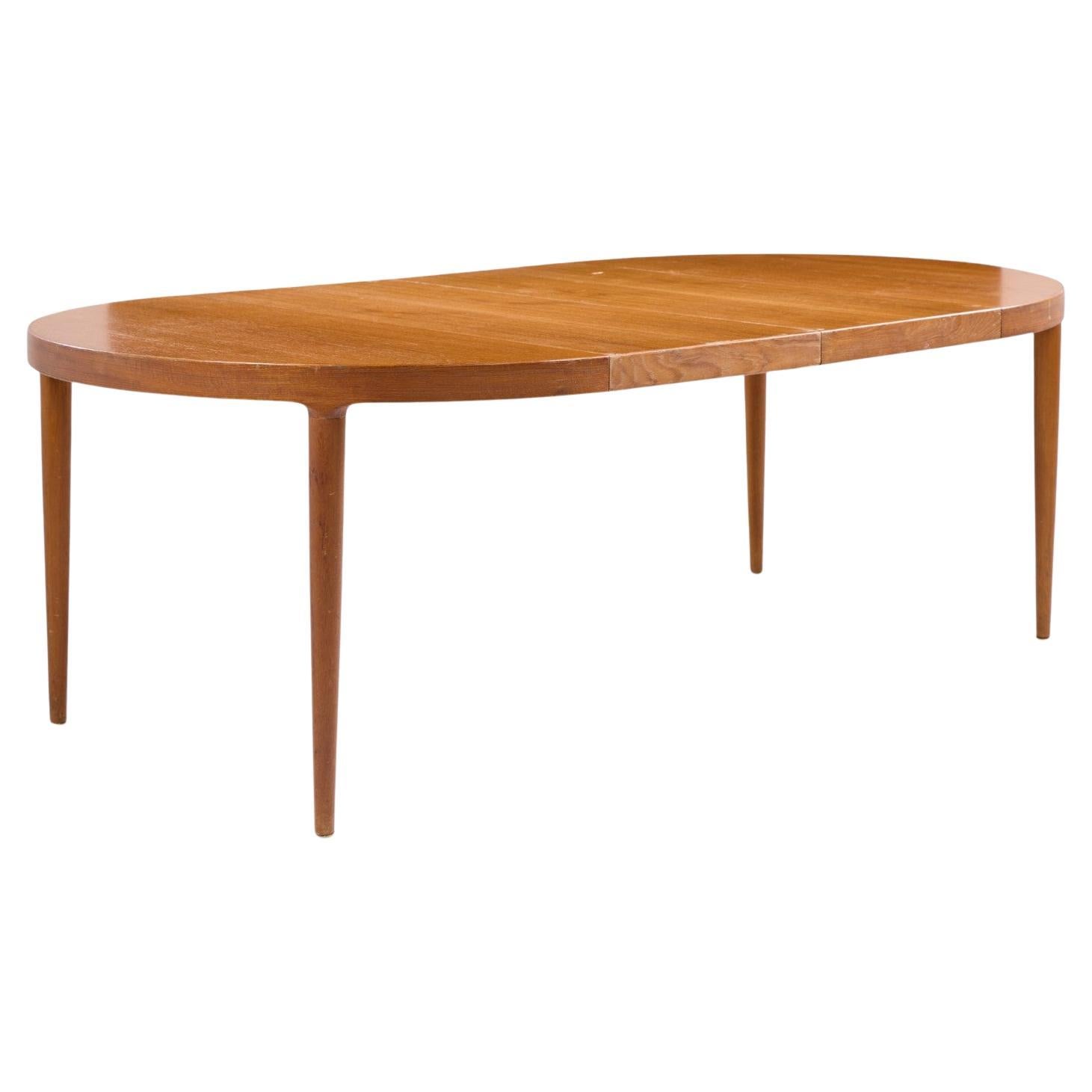 Skovmand & Andersen for Moreddi Danish Teak Expanding Dining Table with 2 Leaves en venta