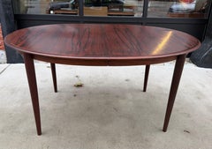 Skovmand & Andersen per Moreddi: tavolo da pranzo ovale in palissandro in stile modernista / Danimarca