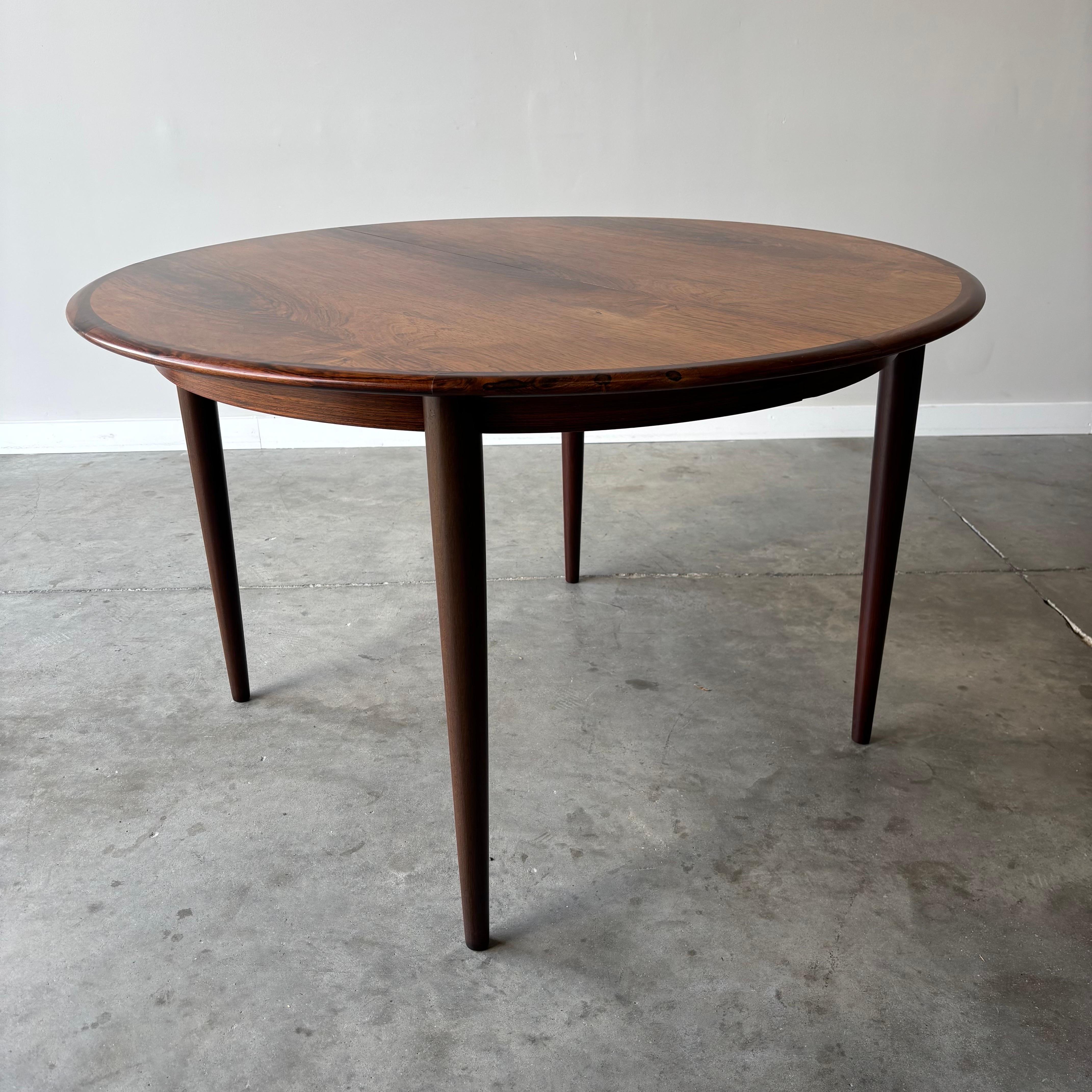 Mid-Century moderno Tavolo da pranzo in palissandro di Skovmand and Andersen - Moderno danese espandibile, da 48 a 126 pollici in vendita