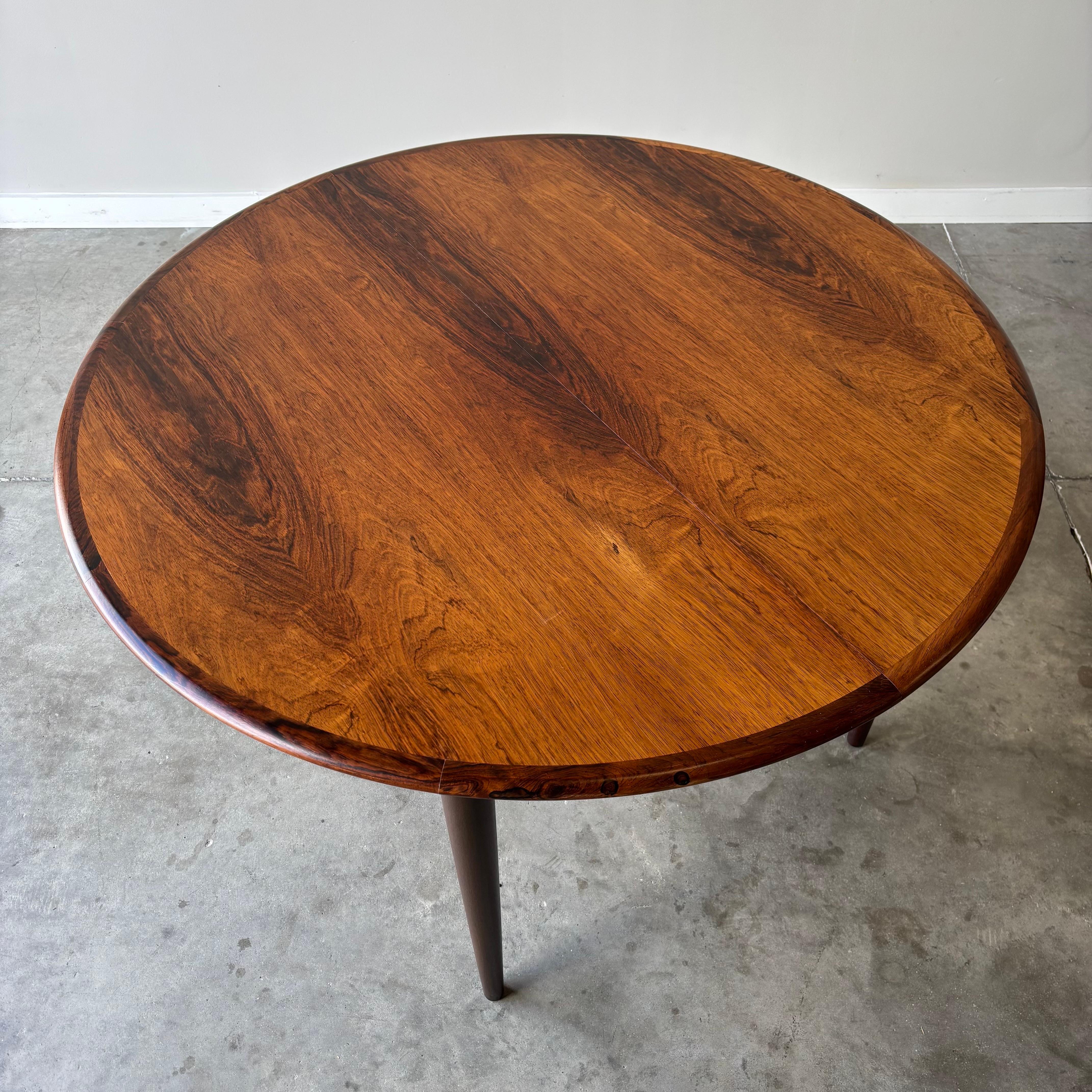 Tavolo da pranzo in palissandro di Skovmand and Andersen - Moderno danese espandibile, da 48 a 126 pollici In condizioni buone in vendita a Raleigh, NC