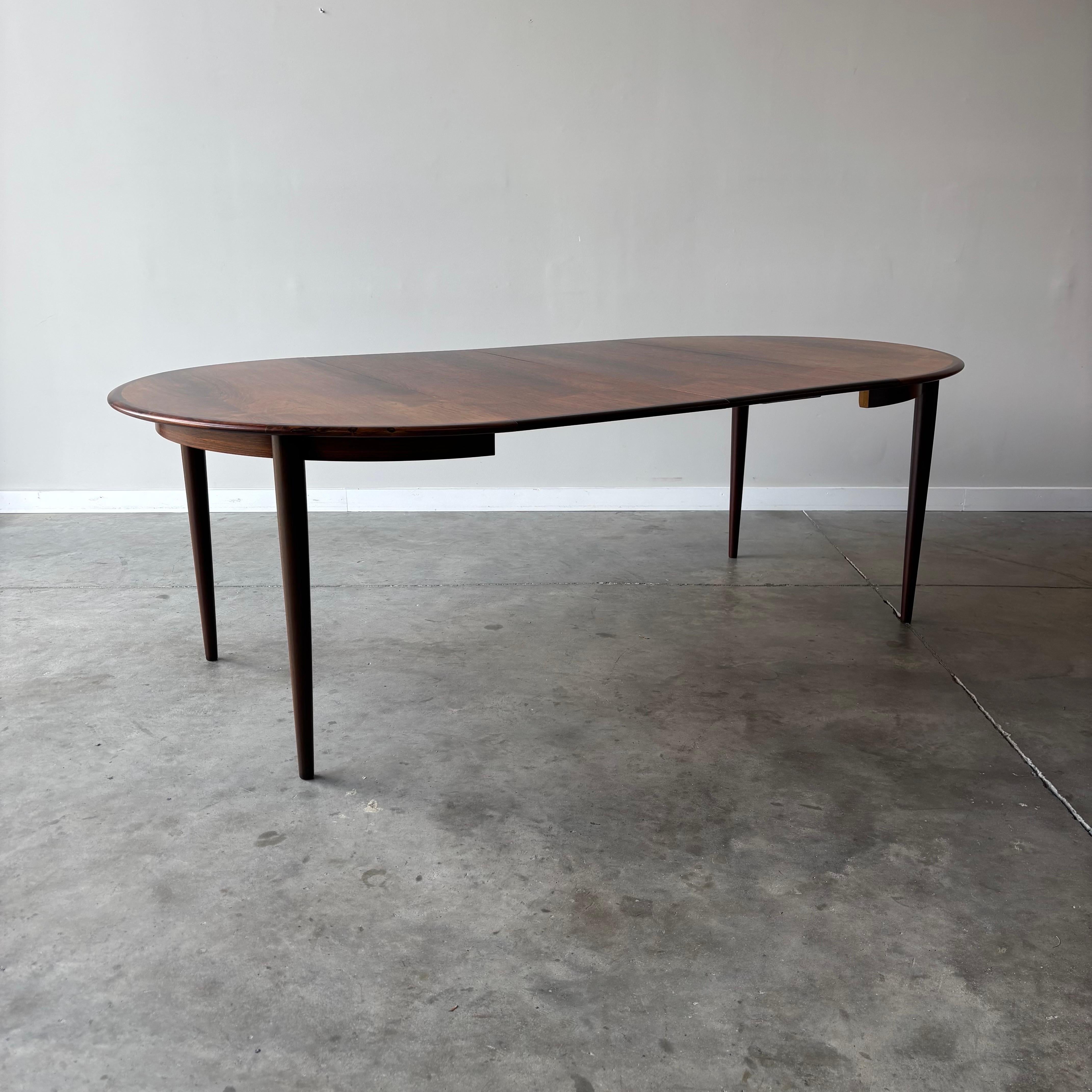 Tavolo da pranzo in palissandro di Skovmand and Andersen - Moderno danese espandibile, da 48 a 126 pollici in vendita 1