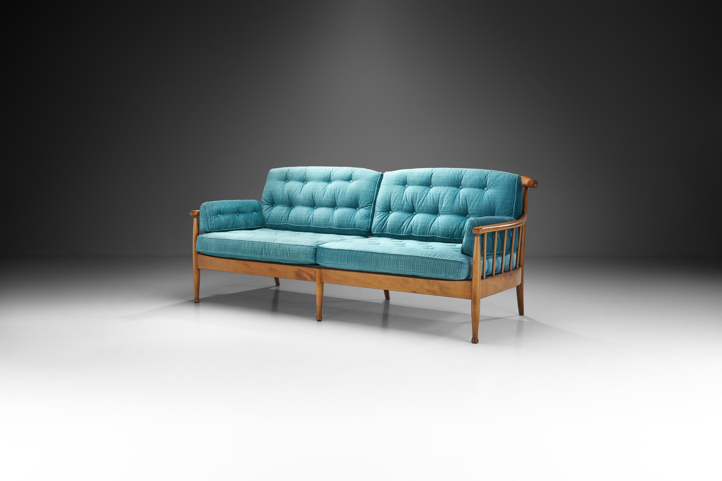 The “Skrindan” sofa model was designed in 1967 by iconic Swedish designer, Kerstin Hörlin-Homquist. Hörlin-Holmquist had a unique and humanistic design vision, and thanks to her uncompromising attitude, she created some of the most famous Swedish