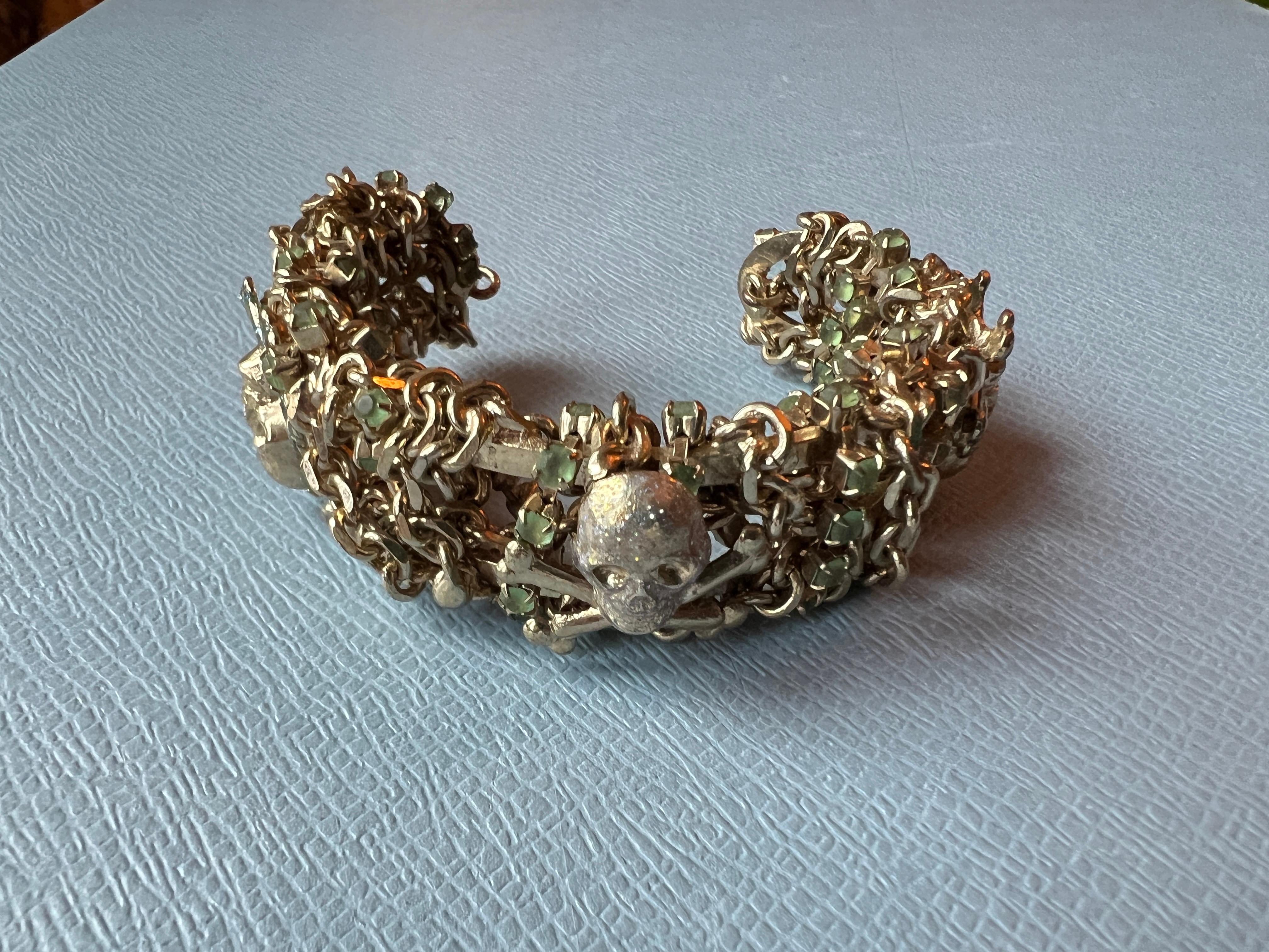 Bracciale a catena con osso di teschio Vintage in vendita 1