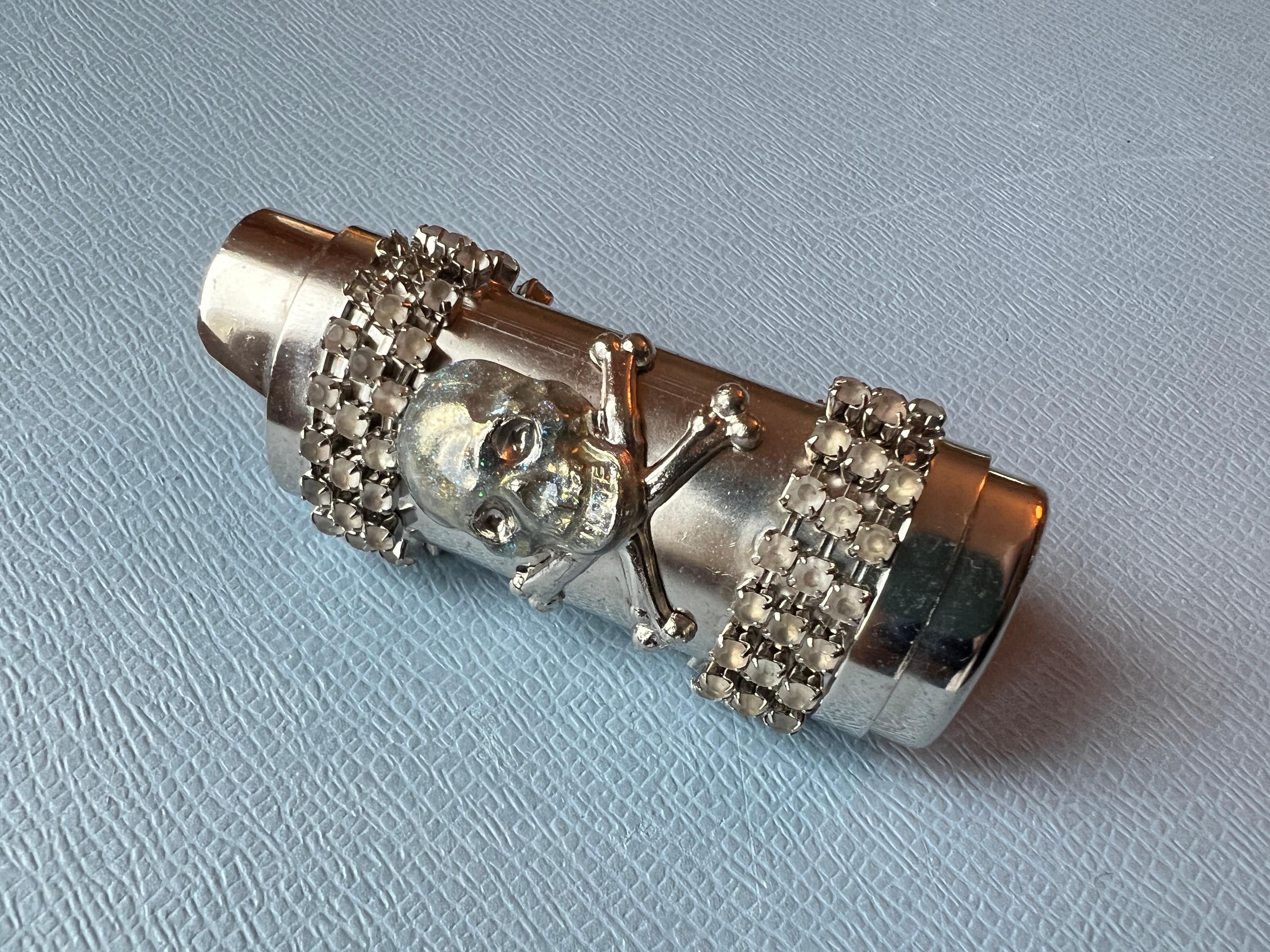Skull Bone Light Holder Palladium Enamel Crystals In New Condition For Sale In Los Angeles, CA