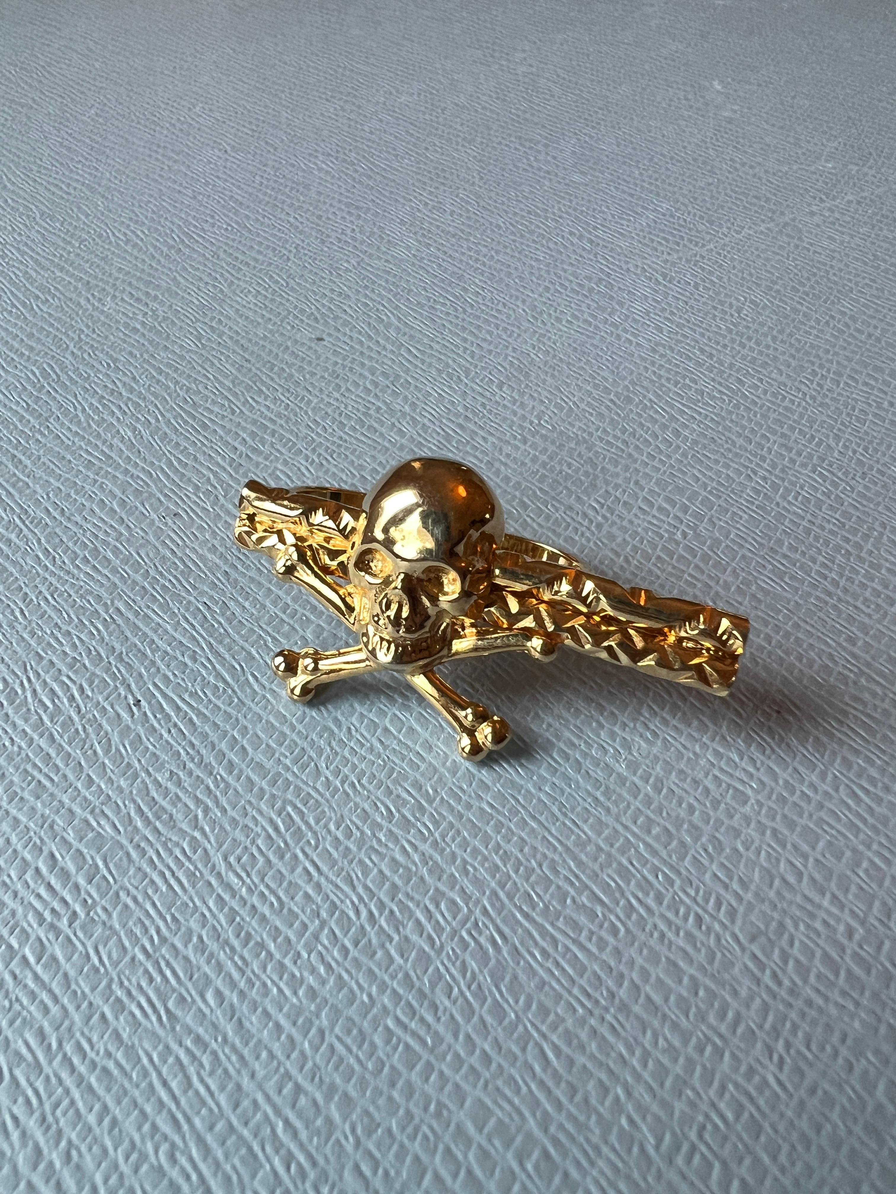 Skull Bone Ring Double Finger Ring In New Condition For Sale In Los Angeles, CA