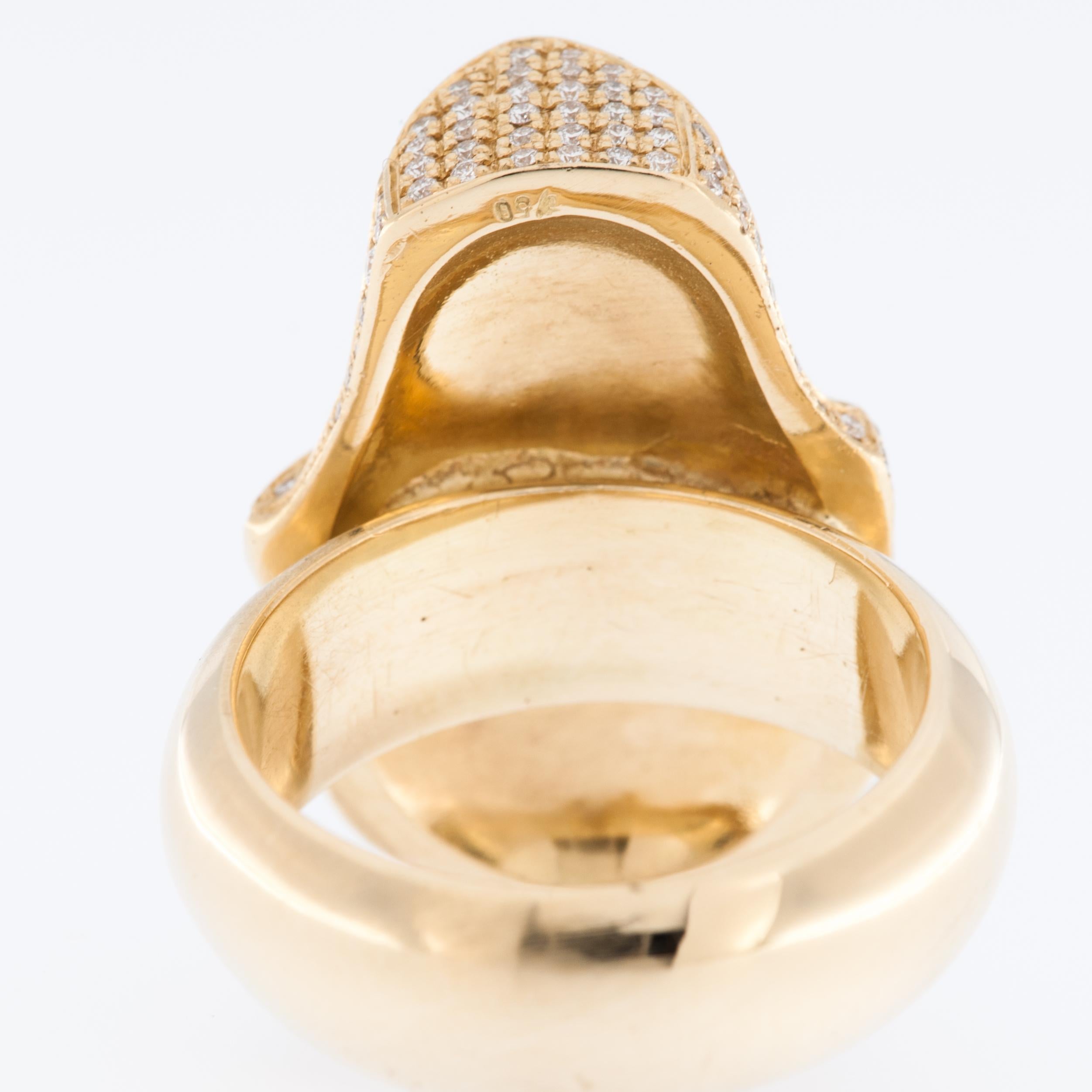 Bague en or jaune 18 carats à motif tête de mort avec diamants Unisexe en vente