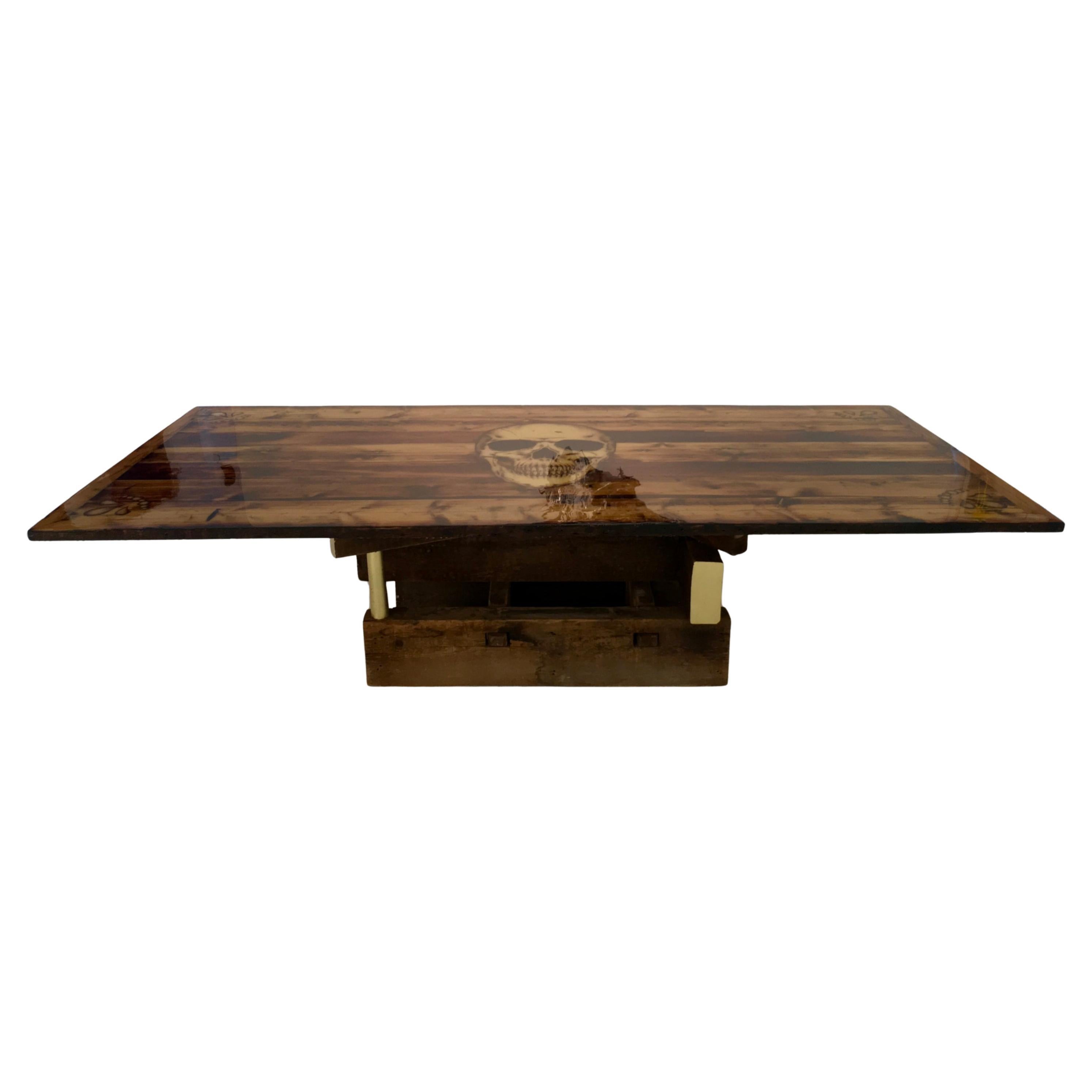 Table de salle à manger crâne en bois de récupération, conçue et fabriquée à la main par Rafael Calvo en vente