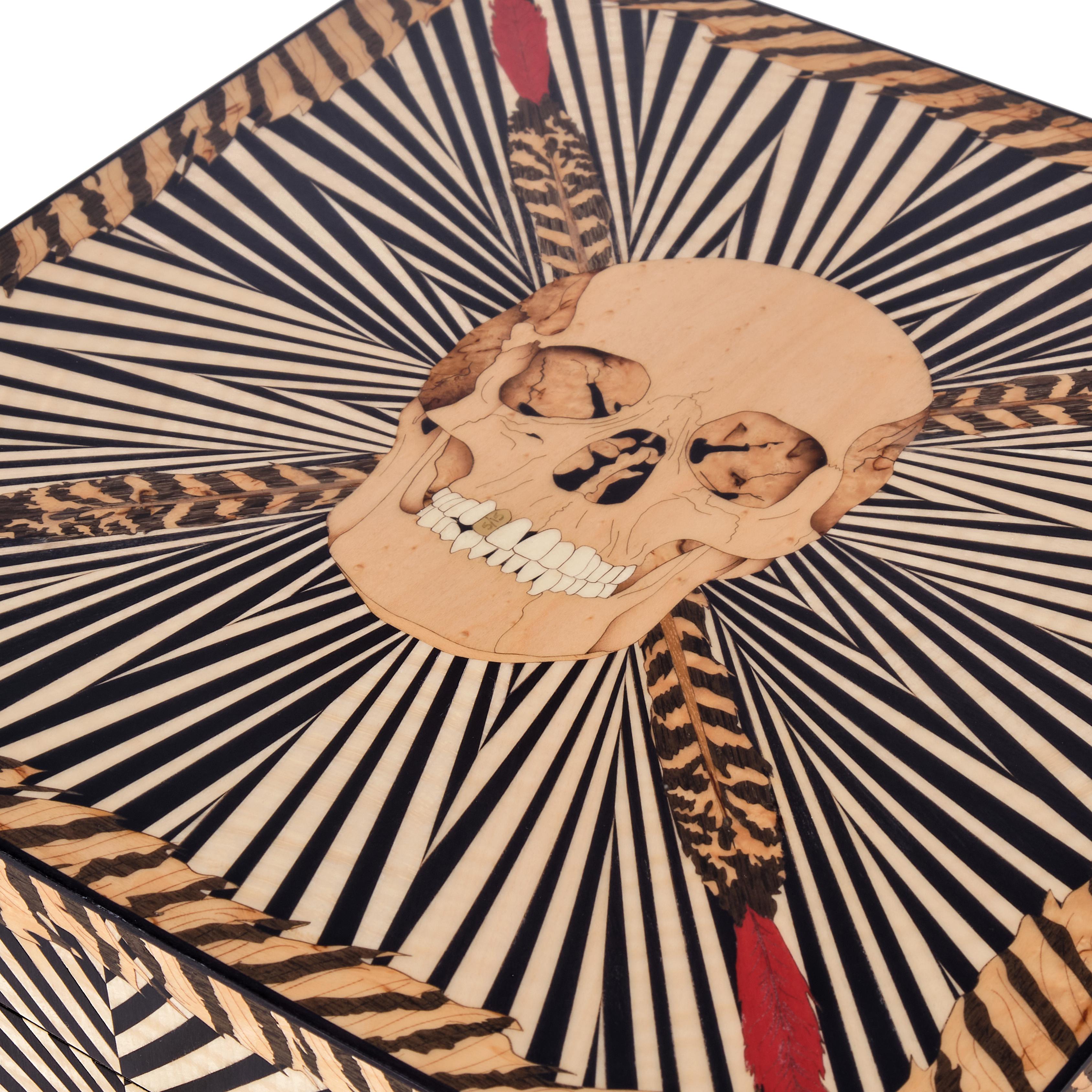 Skull Marquetry Poker Set by Alexandra Llewellyn Británico en venta
