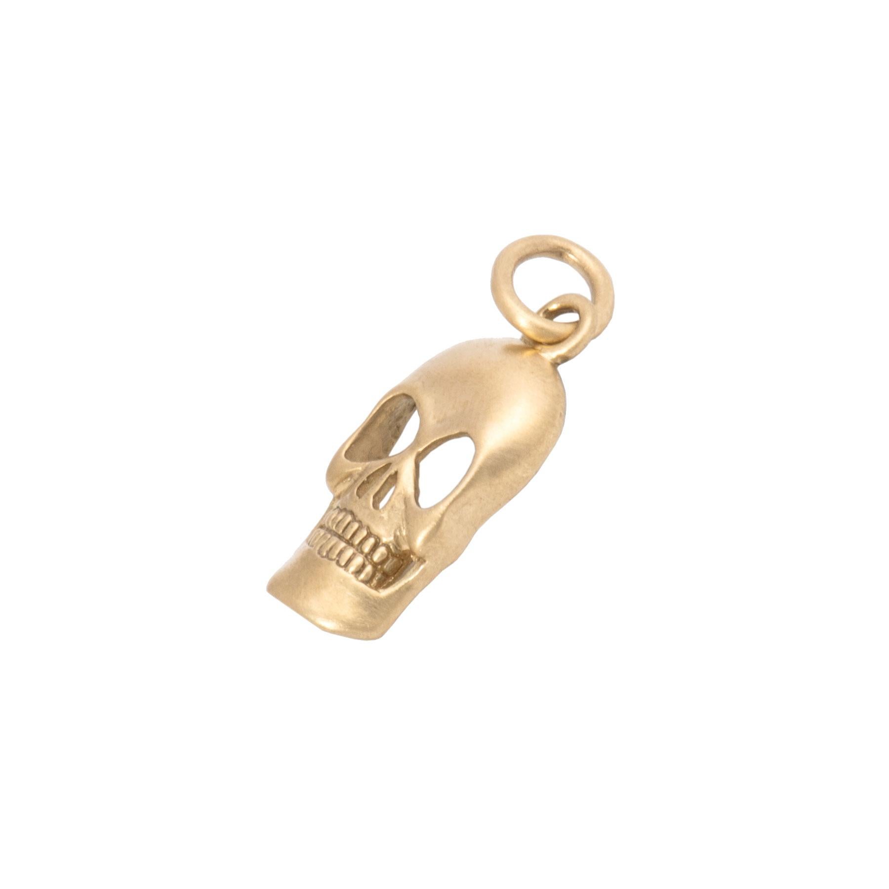 Contemporary Skull Pendant in 18 Karat Gold For Sale