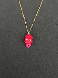 Skull pendant necklace.