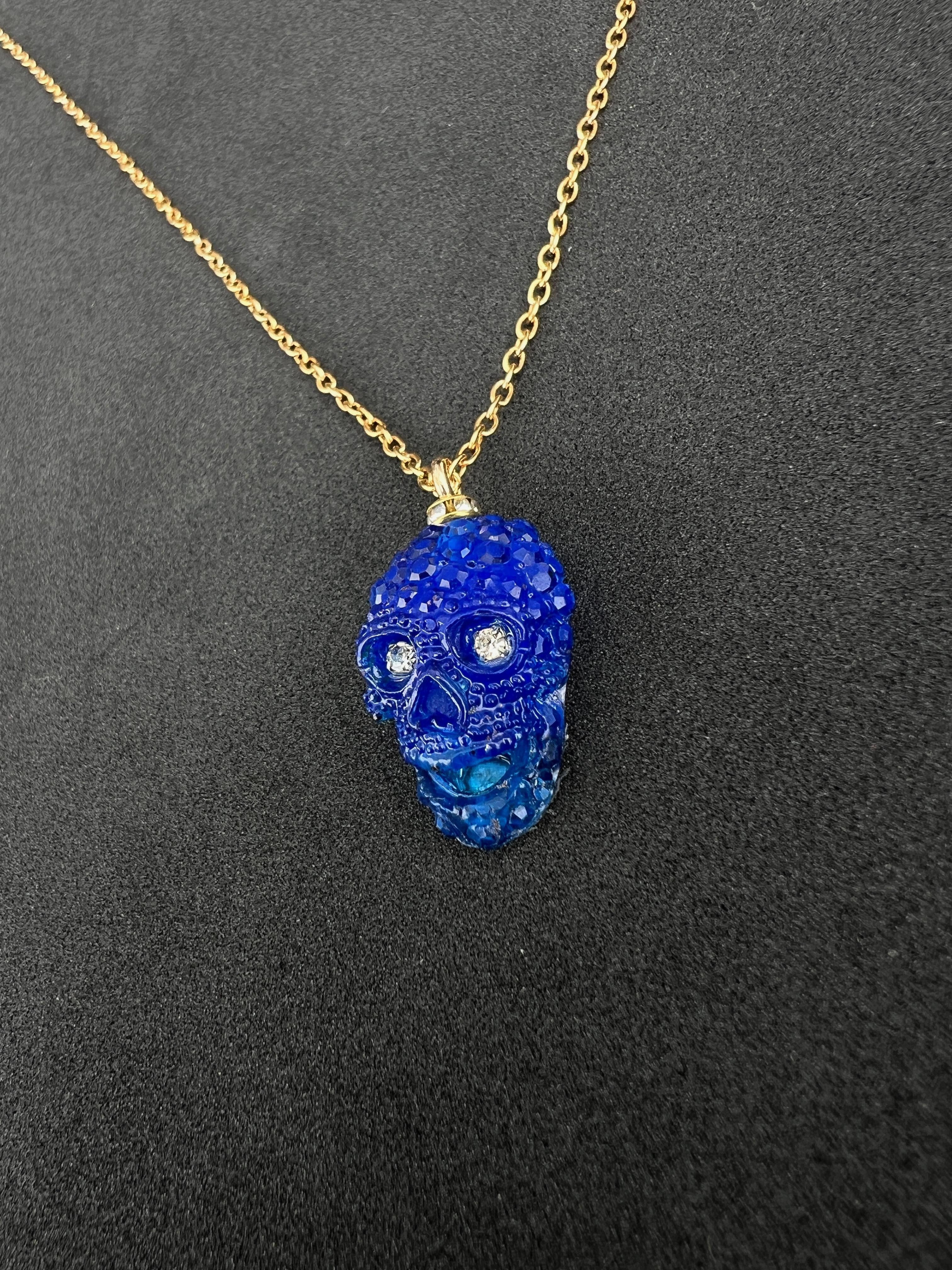 Artista Collana con ciondolo a forma di teschio. in vendita