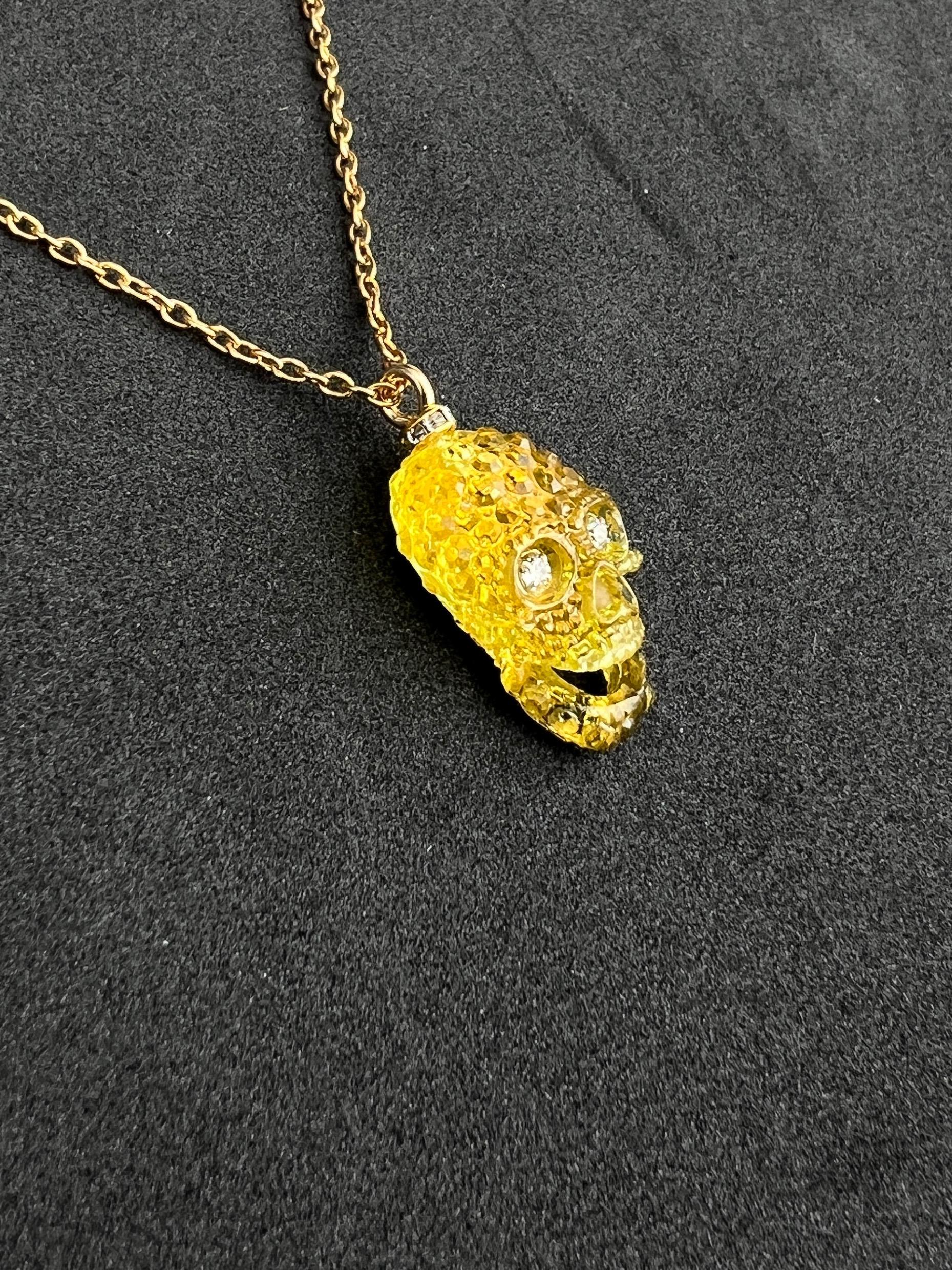 Artista Collana con ciondolo a forma di teschio. in vendita