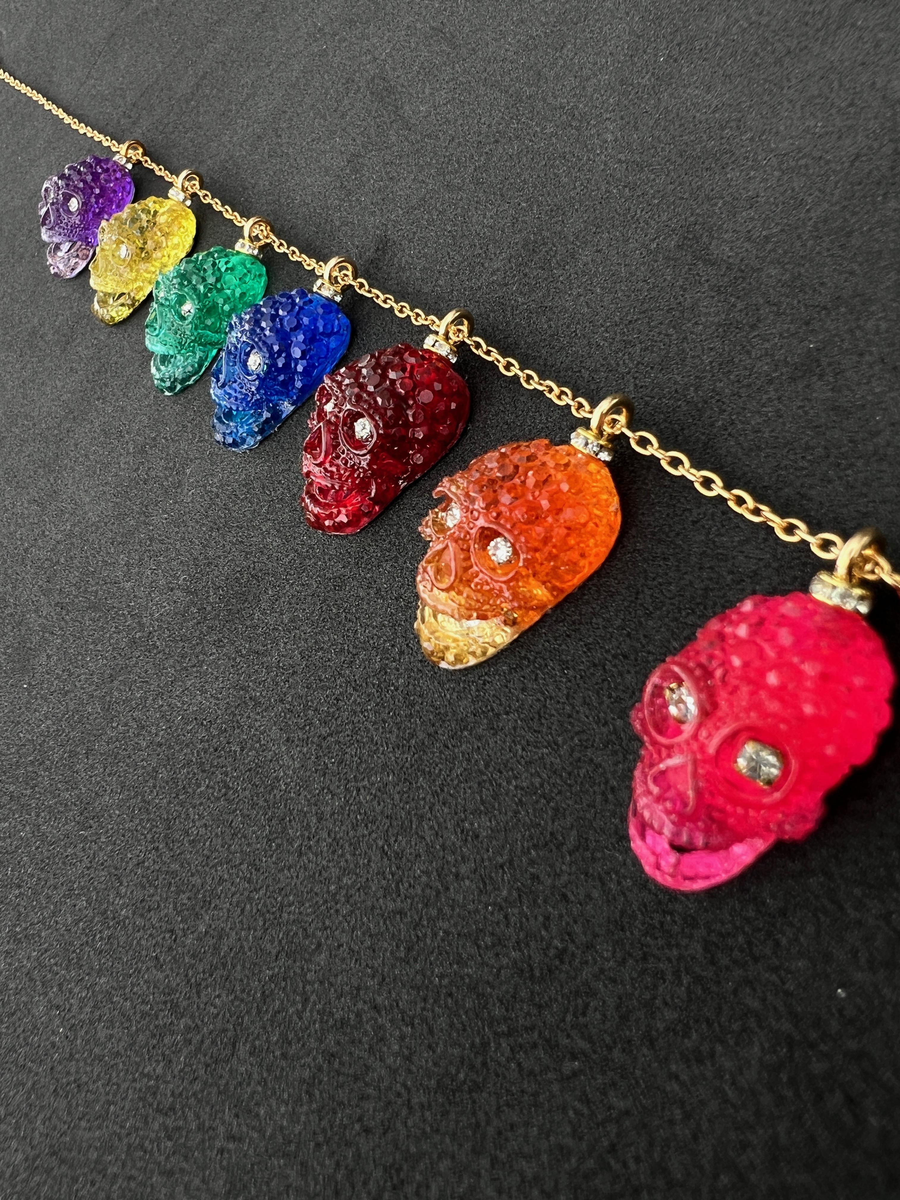 Taglio brillante Collana con ciondolo a forma di teschio. in vendita
