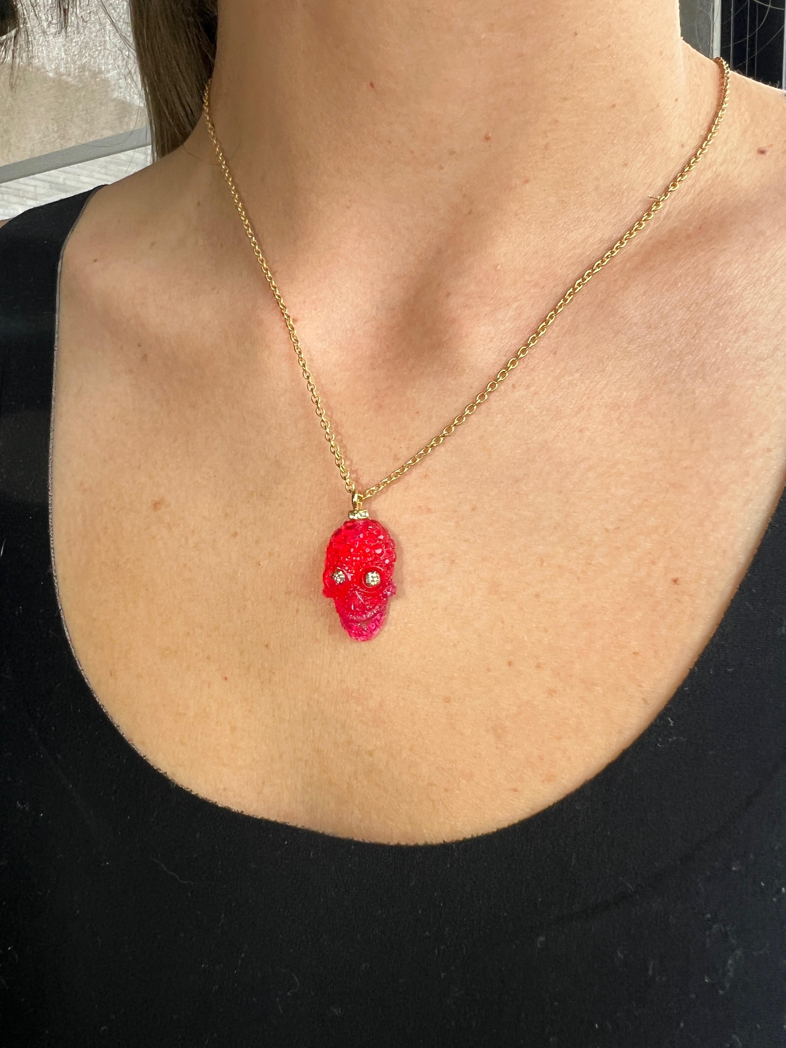 Collana con ciondolo a forma di teschio. In condizioni Nuovo in vendita a BOGOTÁ, CO
