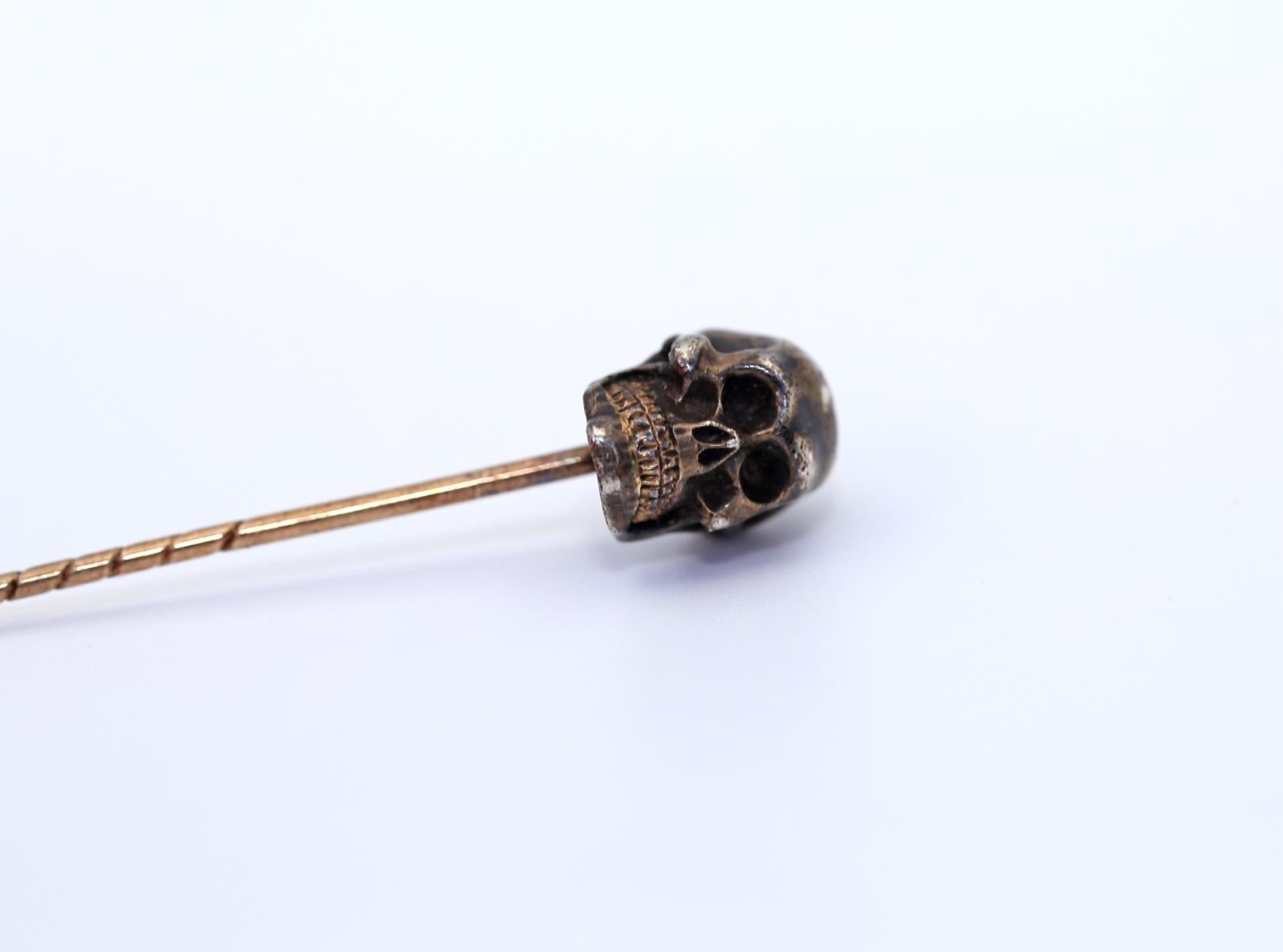 Skull Pin, 1900 In Fair Condition For Sale In Herzelia, Tel Aviv
