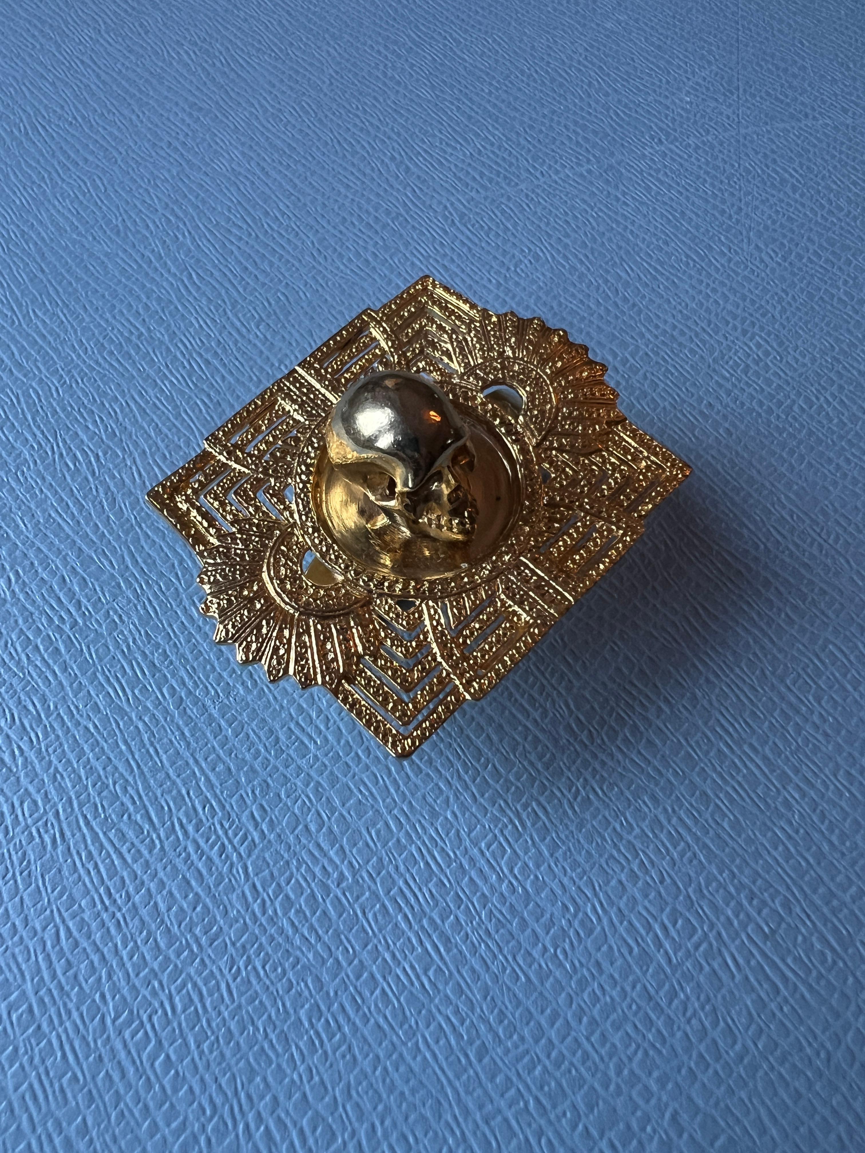 Skull Ring Double Finger Gold Plated Vintage For Sale 2