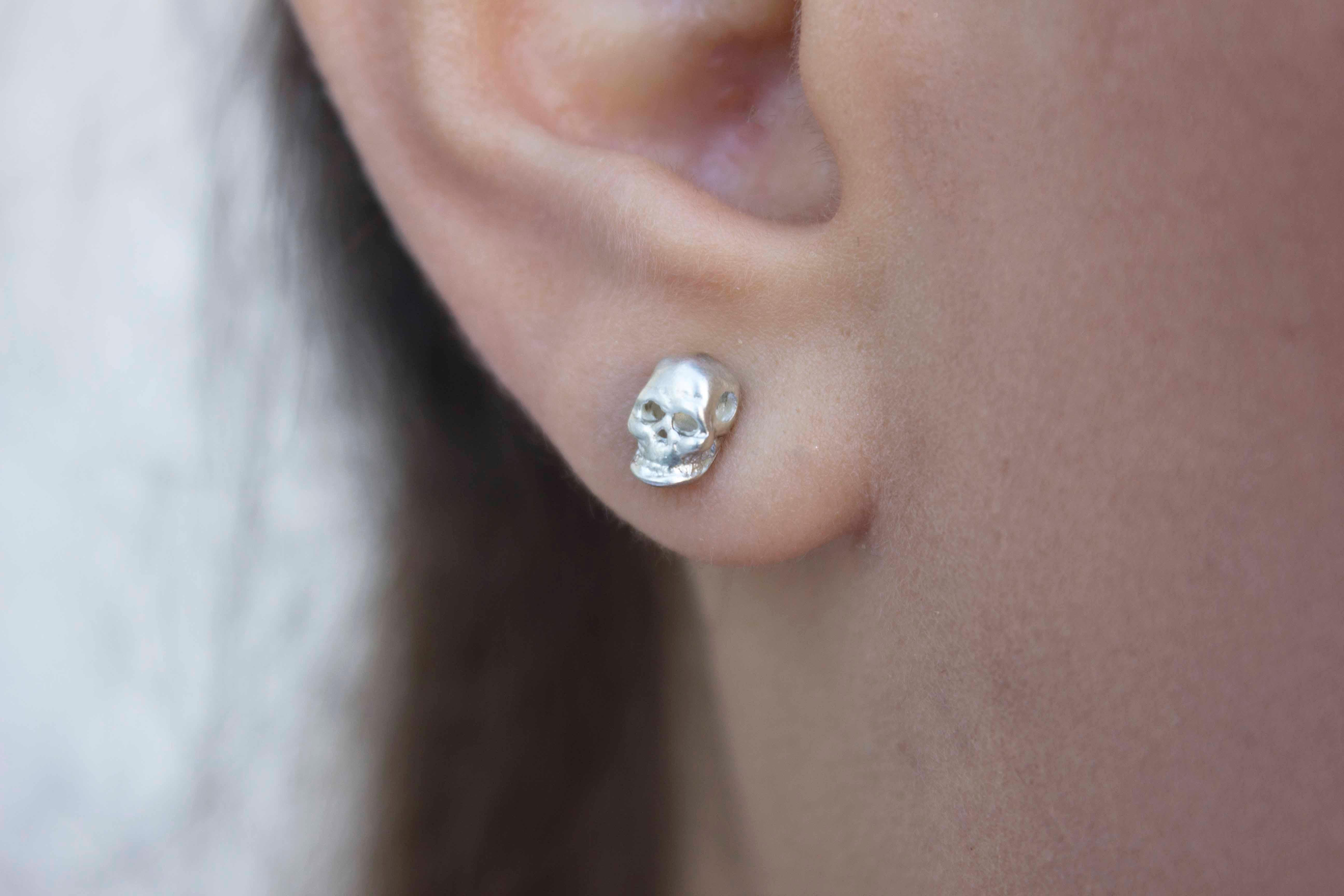 skull stud earring