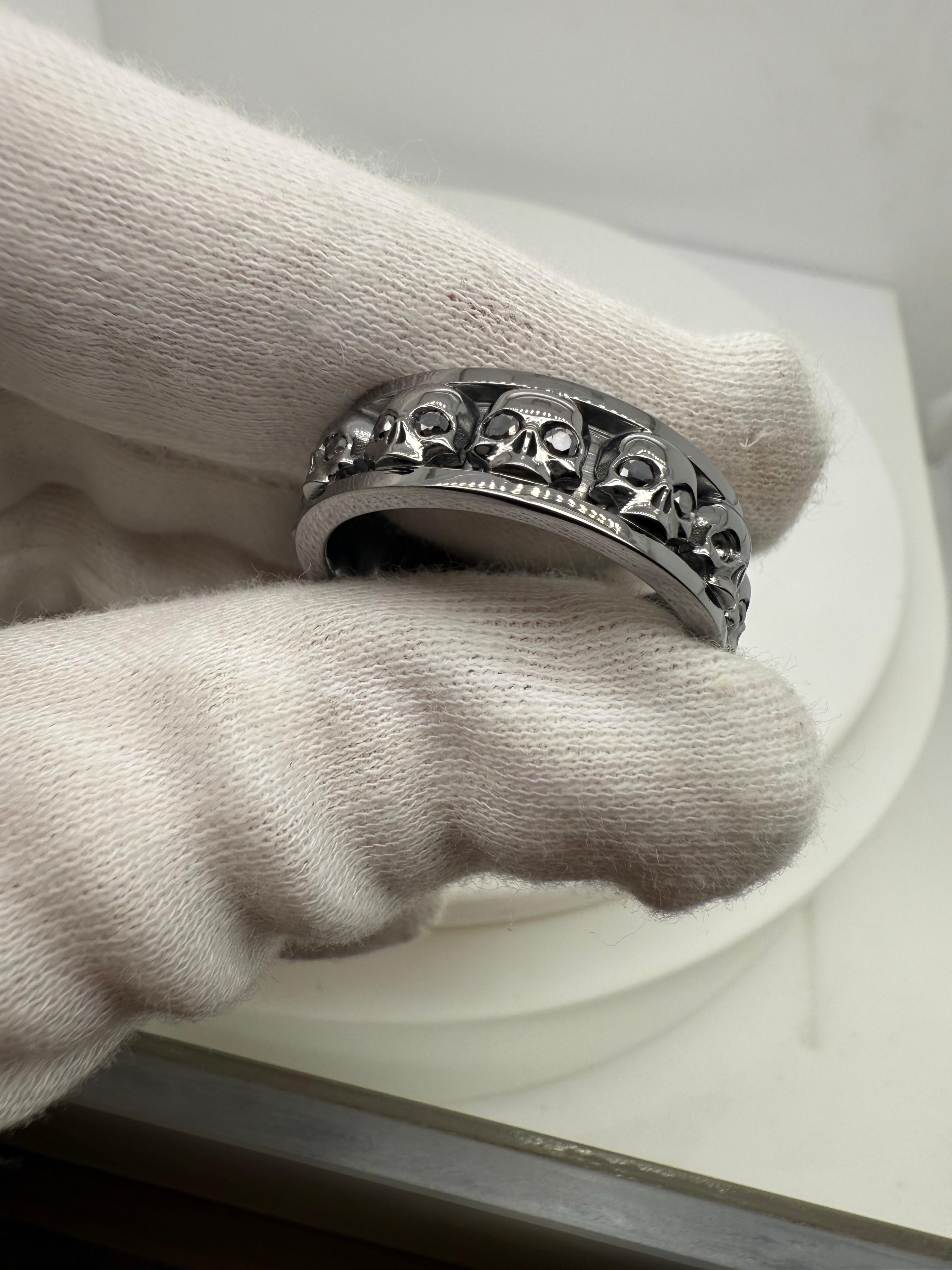 Femenino o masculino Anillo calaveras diamantes negros 14KT oro negro anillo hombre 7mm en venta