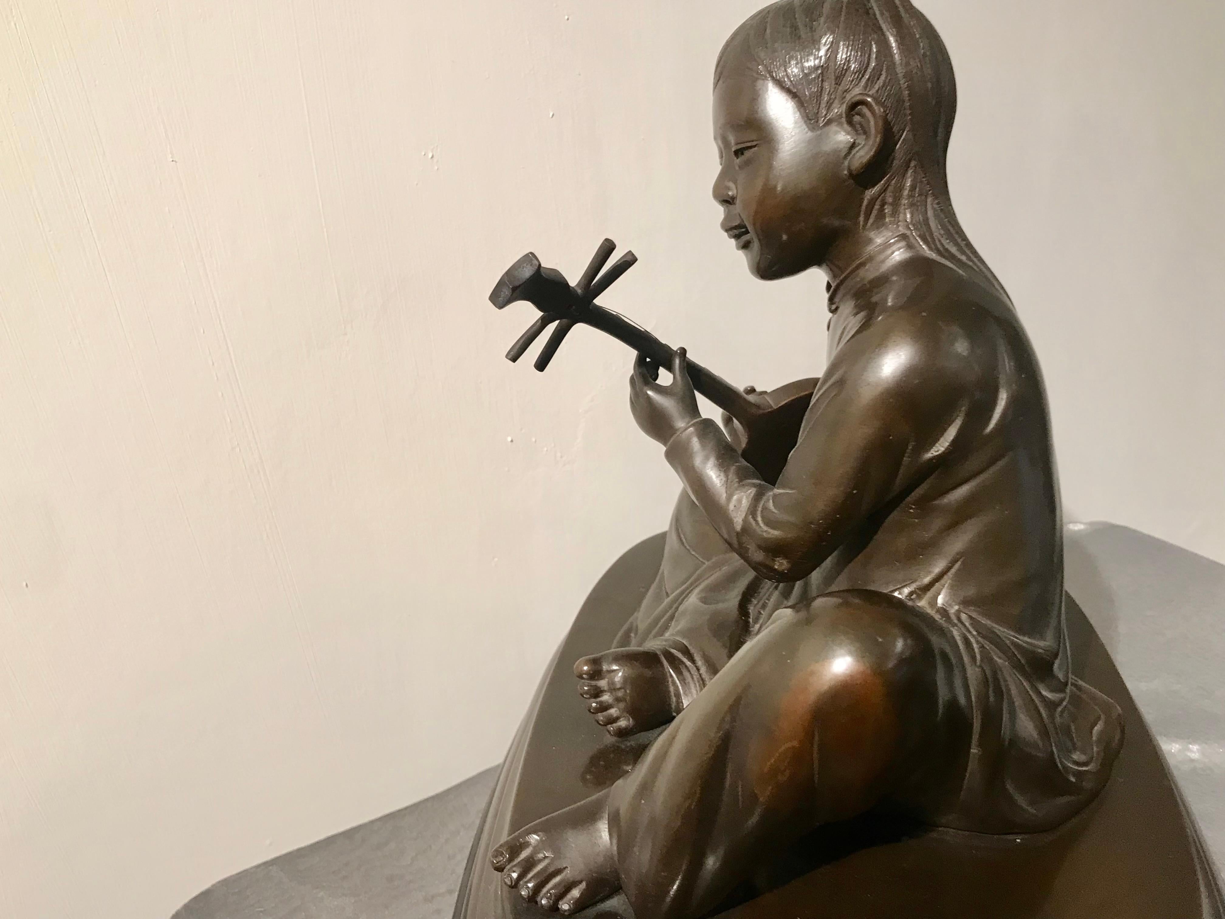 Skulptur „Der junge Musiker“, Bronze, patiniert, Frankreich, 19 Jhdt. For Sale 3