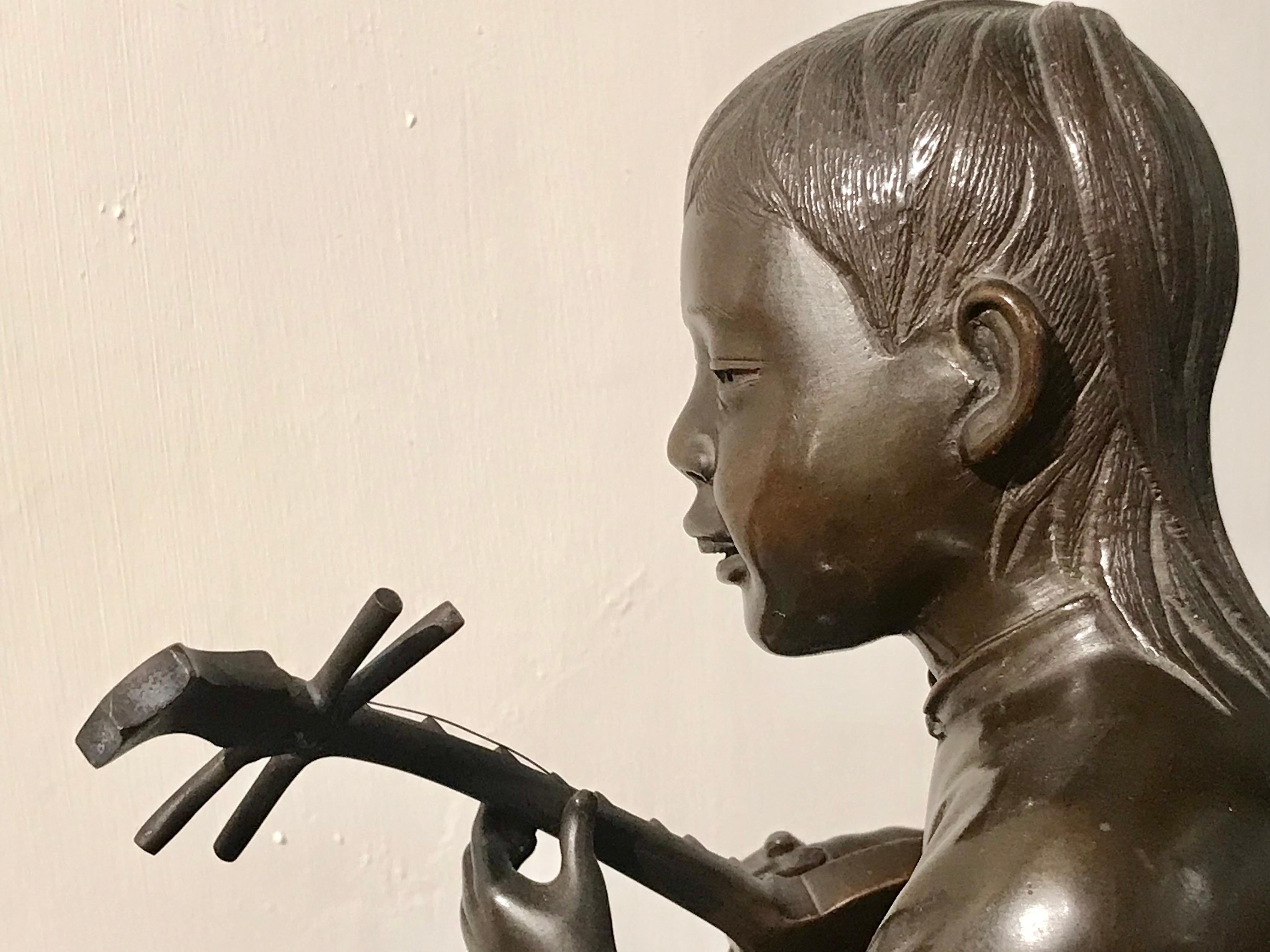 Skulptur „Der junge Musiker“, Bronze, patiniert, Frankreich, 19 Jhdt. For Sale 4