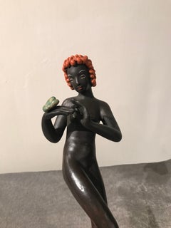 Skulptur "Mädchen mit Schmetterling, Keramik, Wien, um 1925