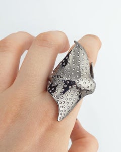 Sculptural Stingray Ring, 18k White Gold Black Rhodium Plated, 144 Diamonds