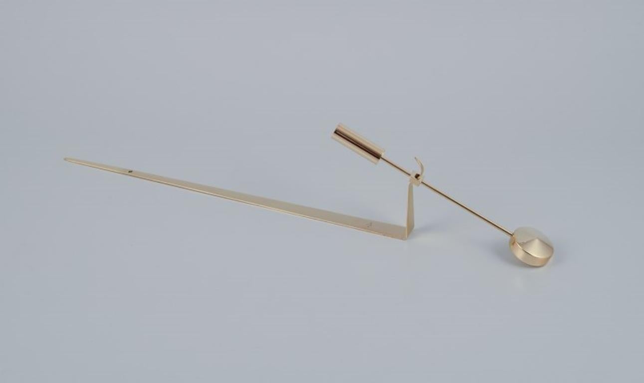 Skultuna, Svezia. Coppia di portacandele da parete in ottone.
Progettato da Pierre Forsell negli anni '70.
Prodotto negli anni 2000.
Contrassegnato.
In perfette condizioni.
Altezza: 48,5 cm.