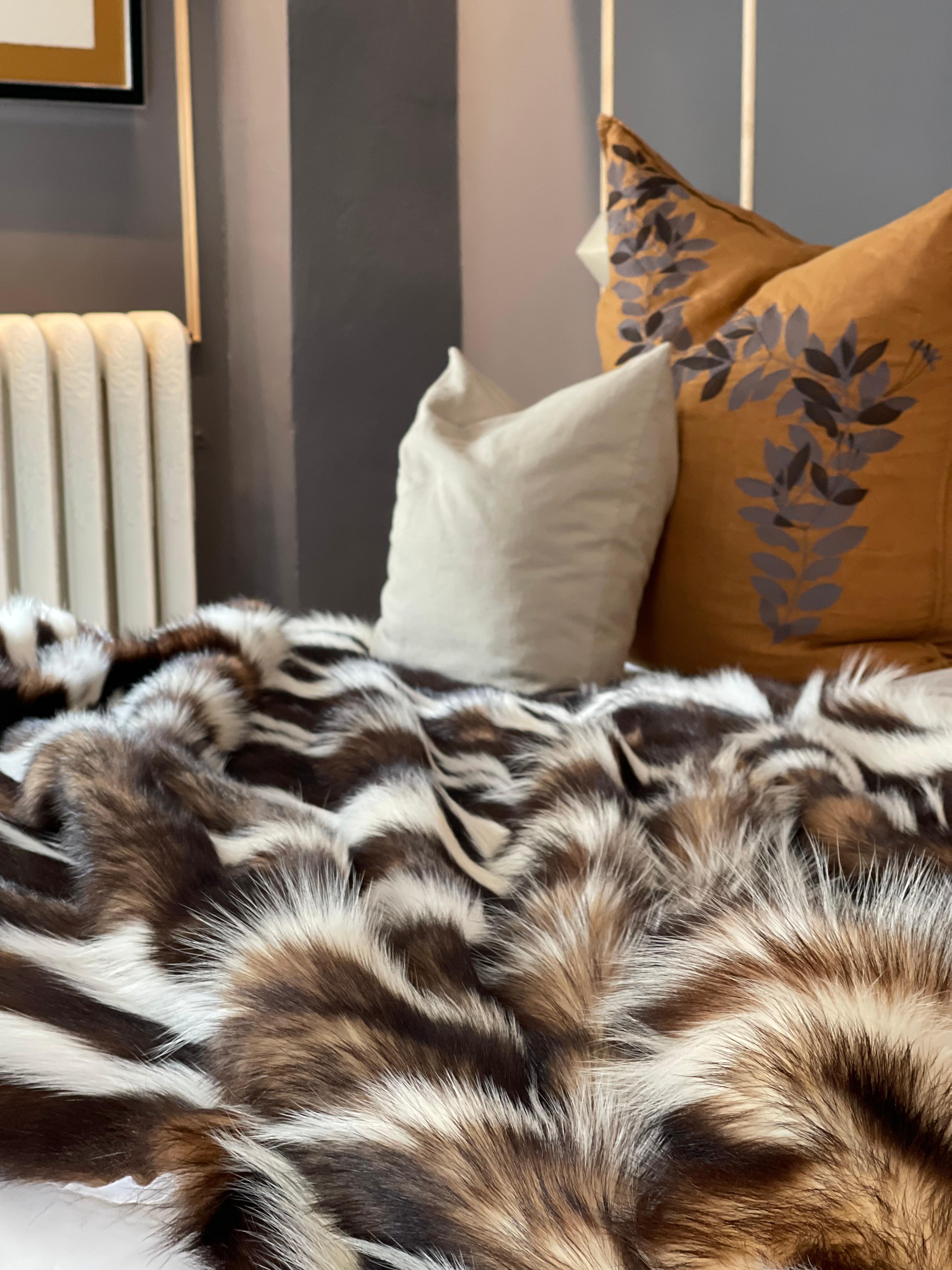 Skunk Fur Bed / Sofa Throw Blanket. Merino Wool Backing In New Condition In Alcoy, Alicante