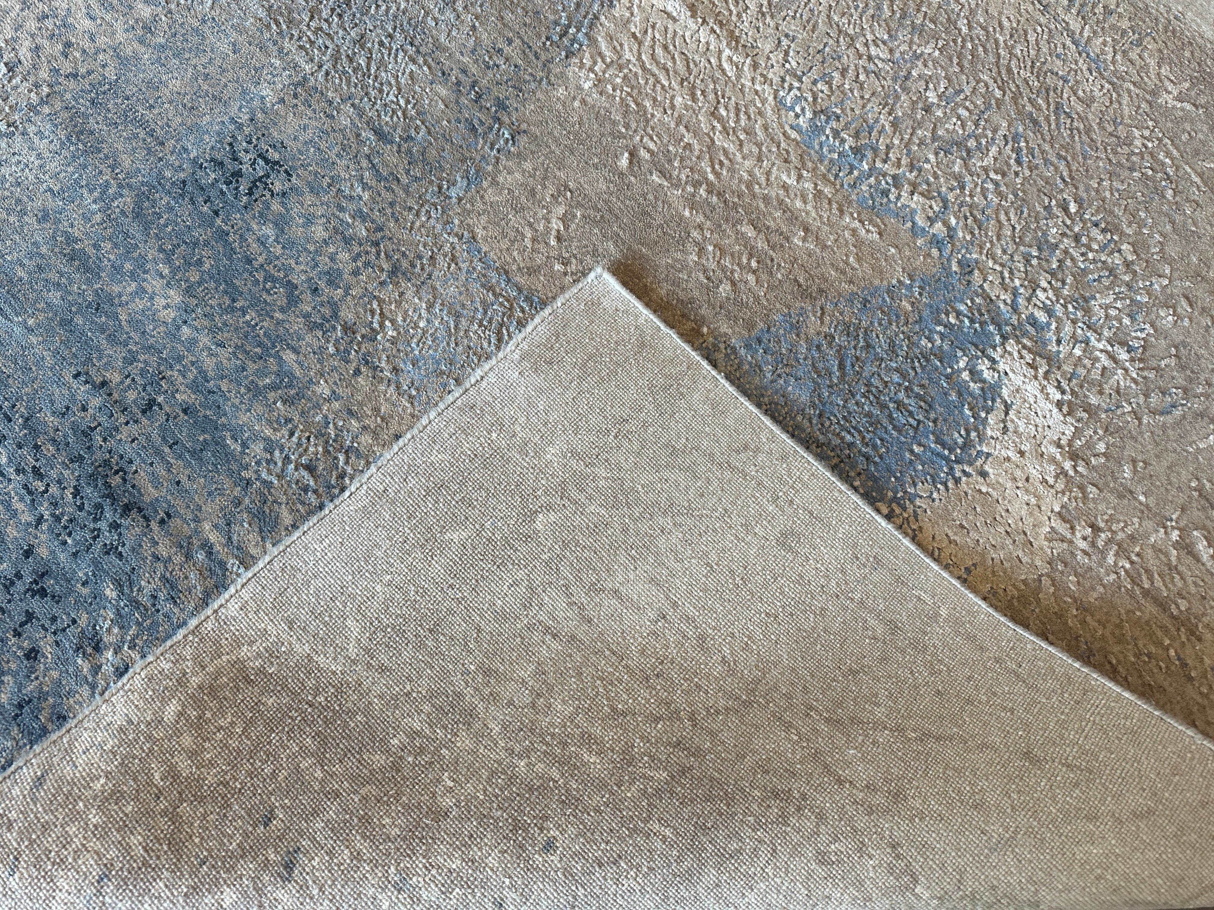 Indian 8x10 Sky Blue and Cream Modern Silk and Wool Rug For Sale