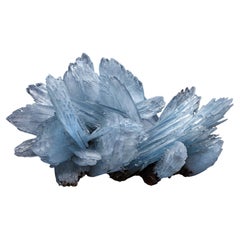 Spécimen minéral de barite bleu ciel-Jebel Ouichane, Maroc