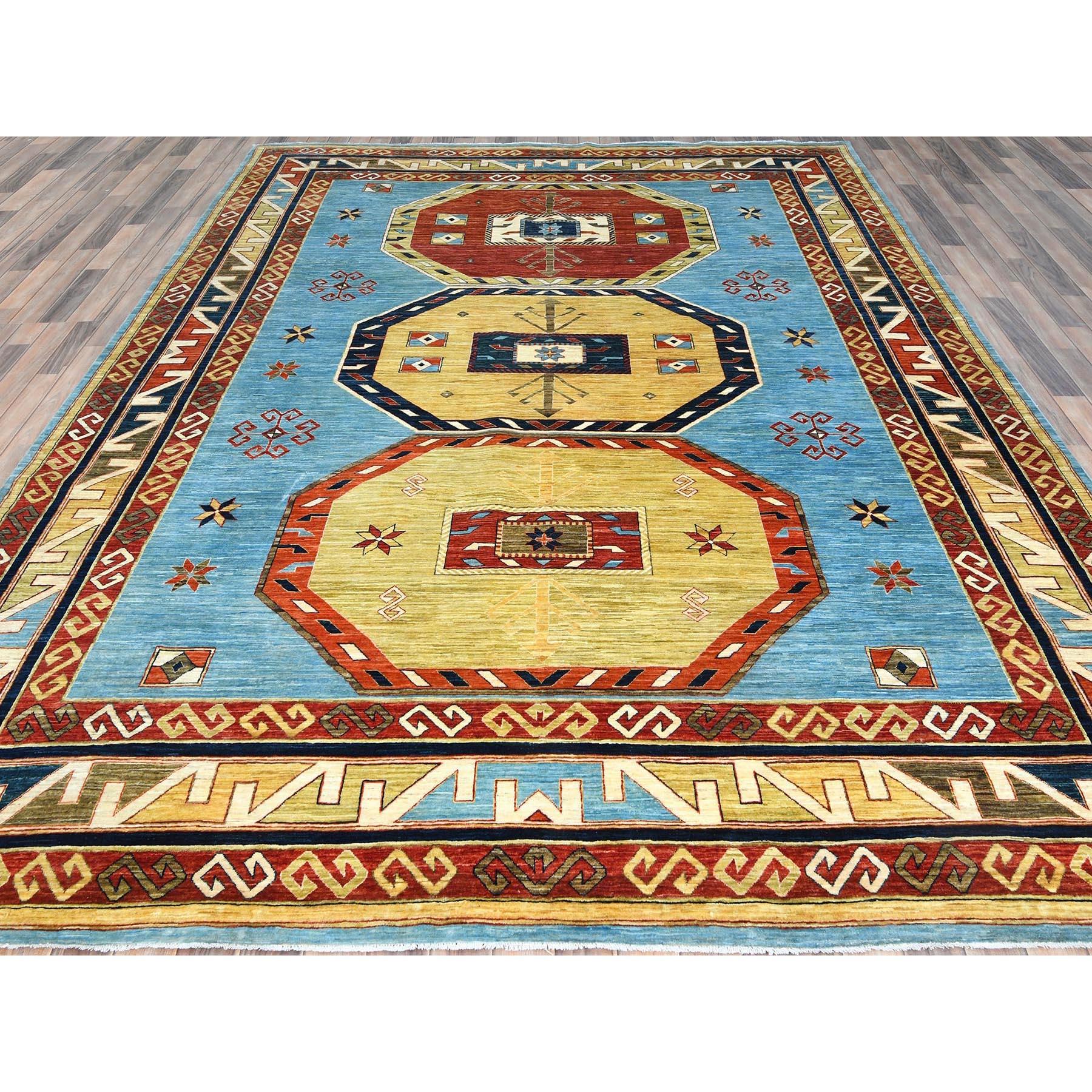 Ce fabuleux tapis noué à la main a été créé et conçu pour une résistance et une durabilité accrues. Ce tapis a été fabriqué à la main pendant des semaines selon la méthode traditionnelle qui est utilisée pour faire des
Taille exacte du tapis en