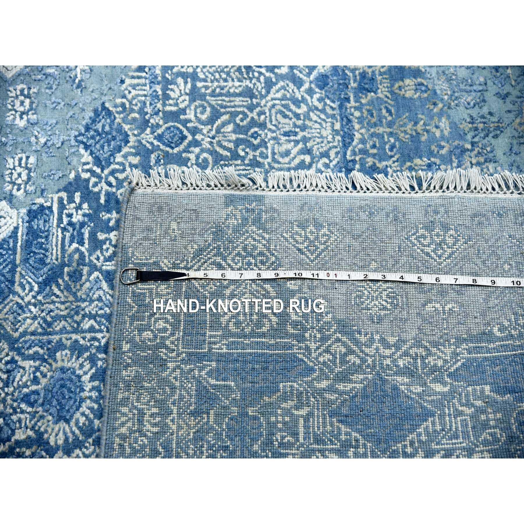 Quadratischer Teppich aus Wolle und reiner Seide in Himmelblau mit handgeknüpftem Schmuckdesign 10' x 10'2