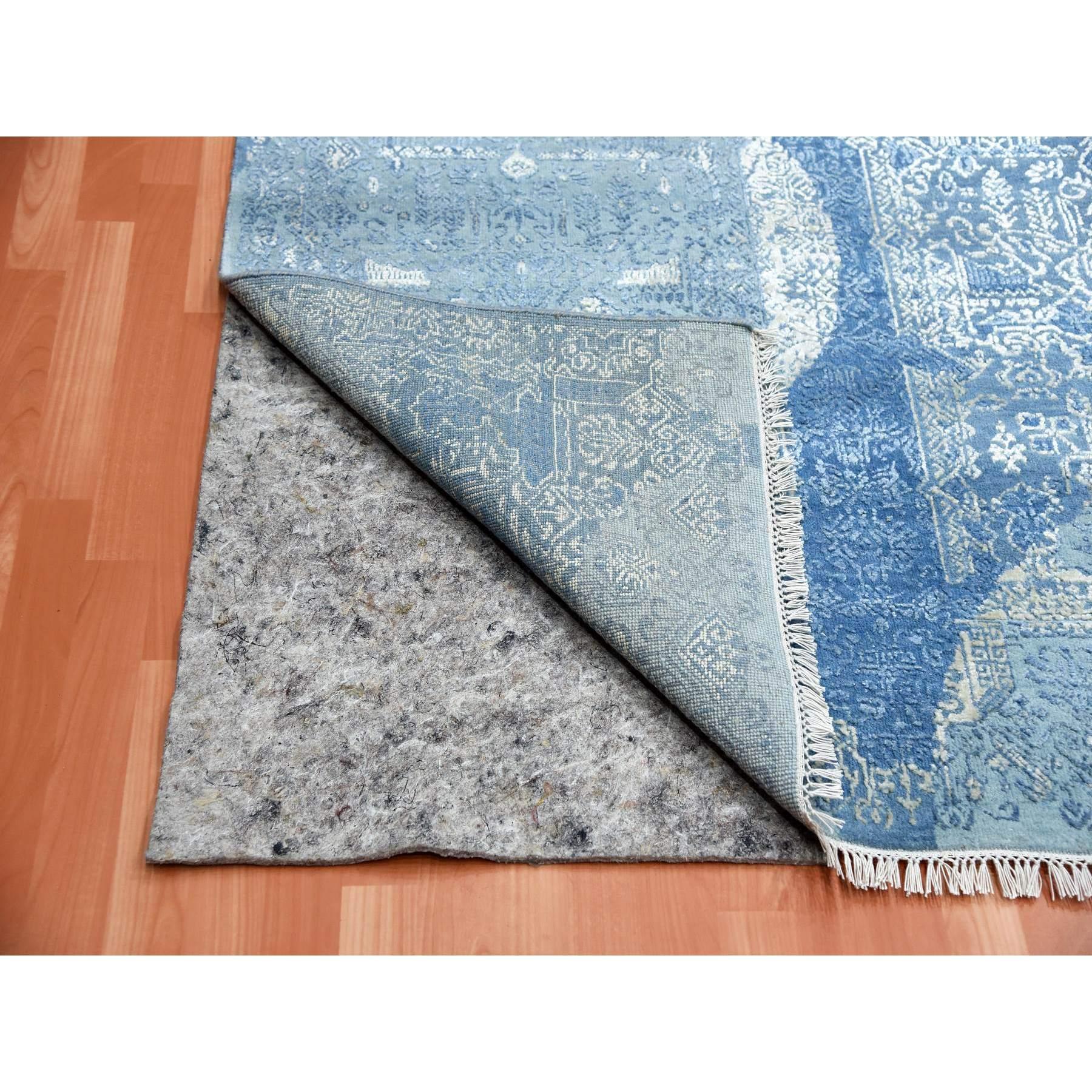 Quadratischer Teppich aus Wolle und reiner Seide in Himmelblau mit handgeknüpftem Schmuckdesign 10' x 10'2