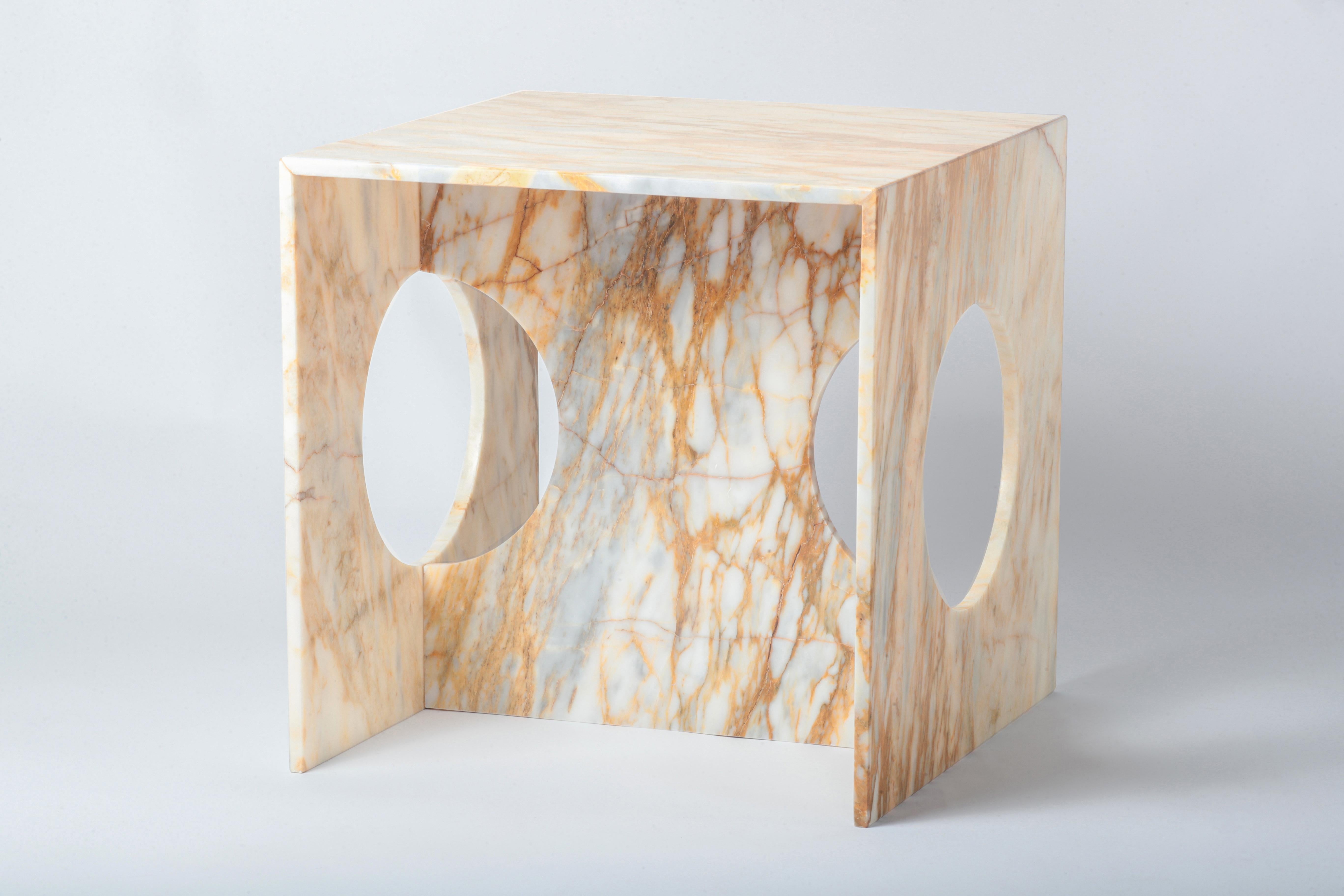 Table d'appoint Hera bleu ciel par Studio Mohs Neuf - En vente à Geneve, CH