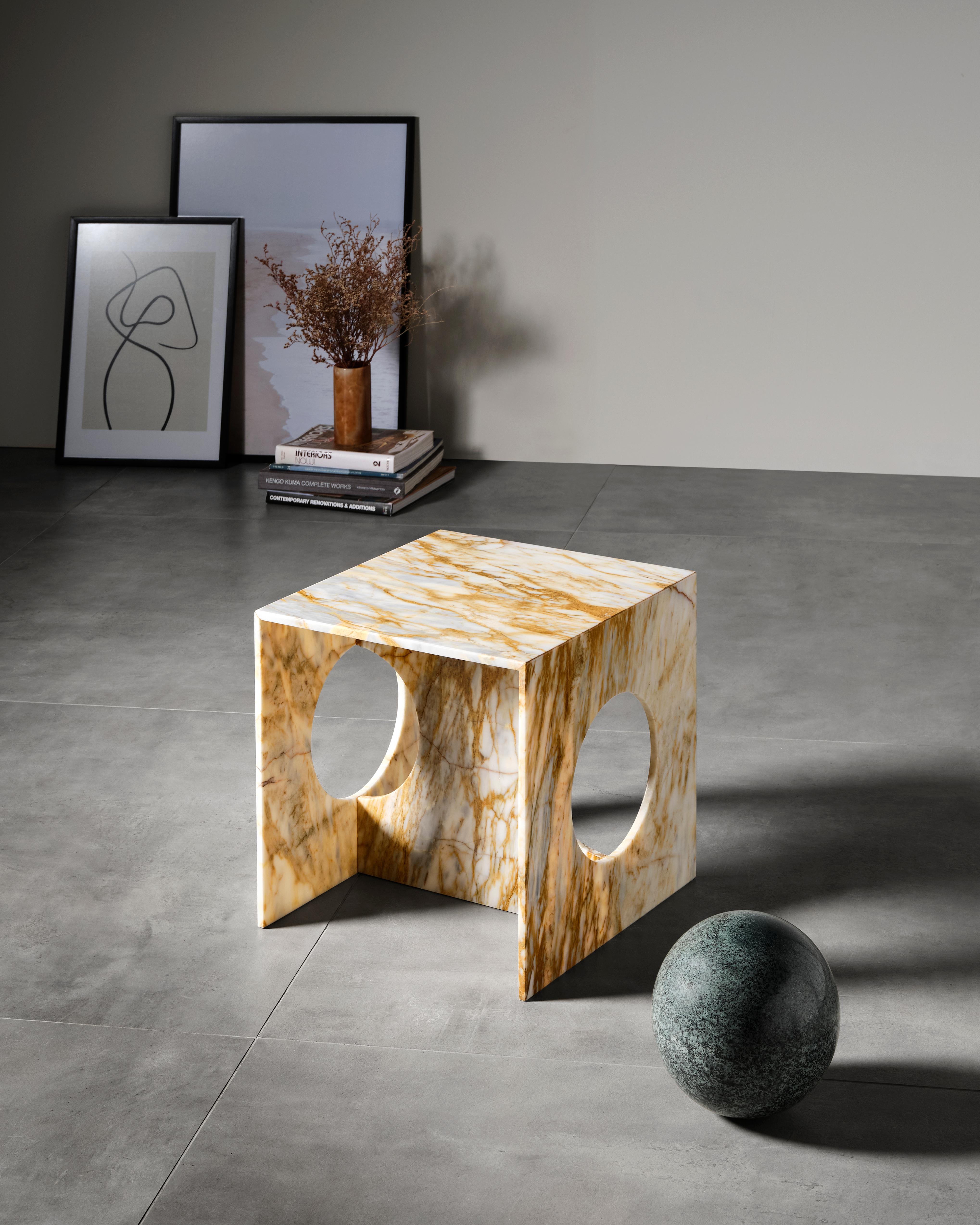 XXIe siècle et contemporain Table d'appoint Hera bleu ciel par Studio Mohs en vente