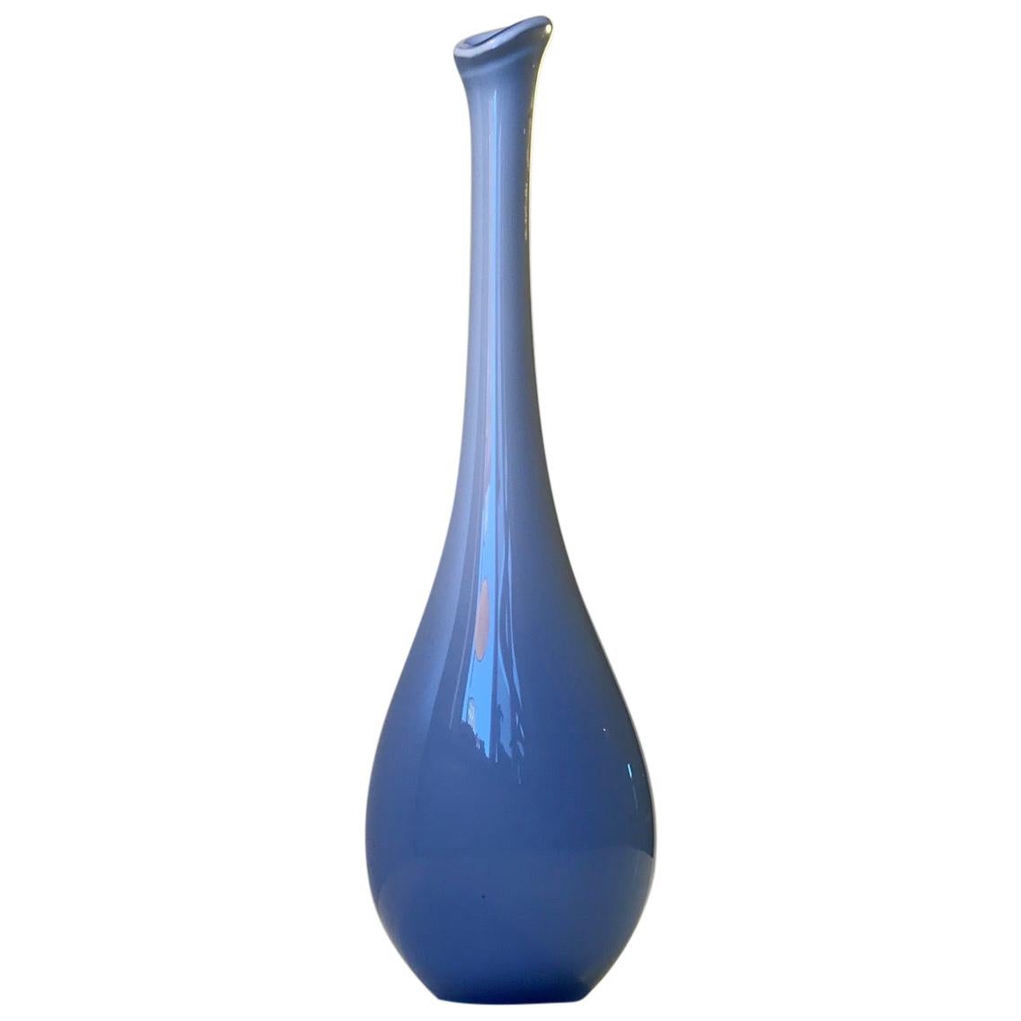 Vaso a collo lungo blu cielo di Murano, anni '60