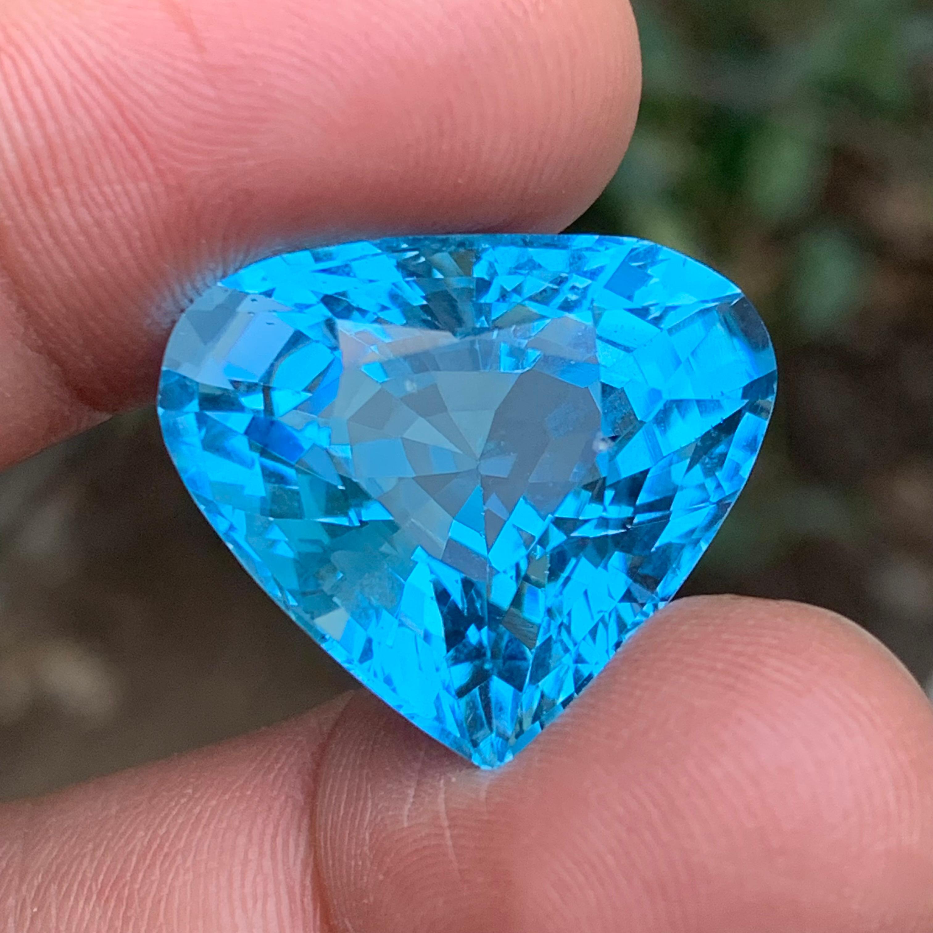 Sky Blue Natural Swiss Topaz Pendant Bracelet Loose Gemstone 43.80 Ct Pear Cut For Sale 6