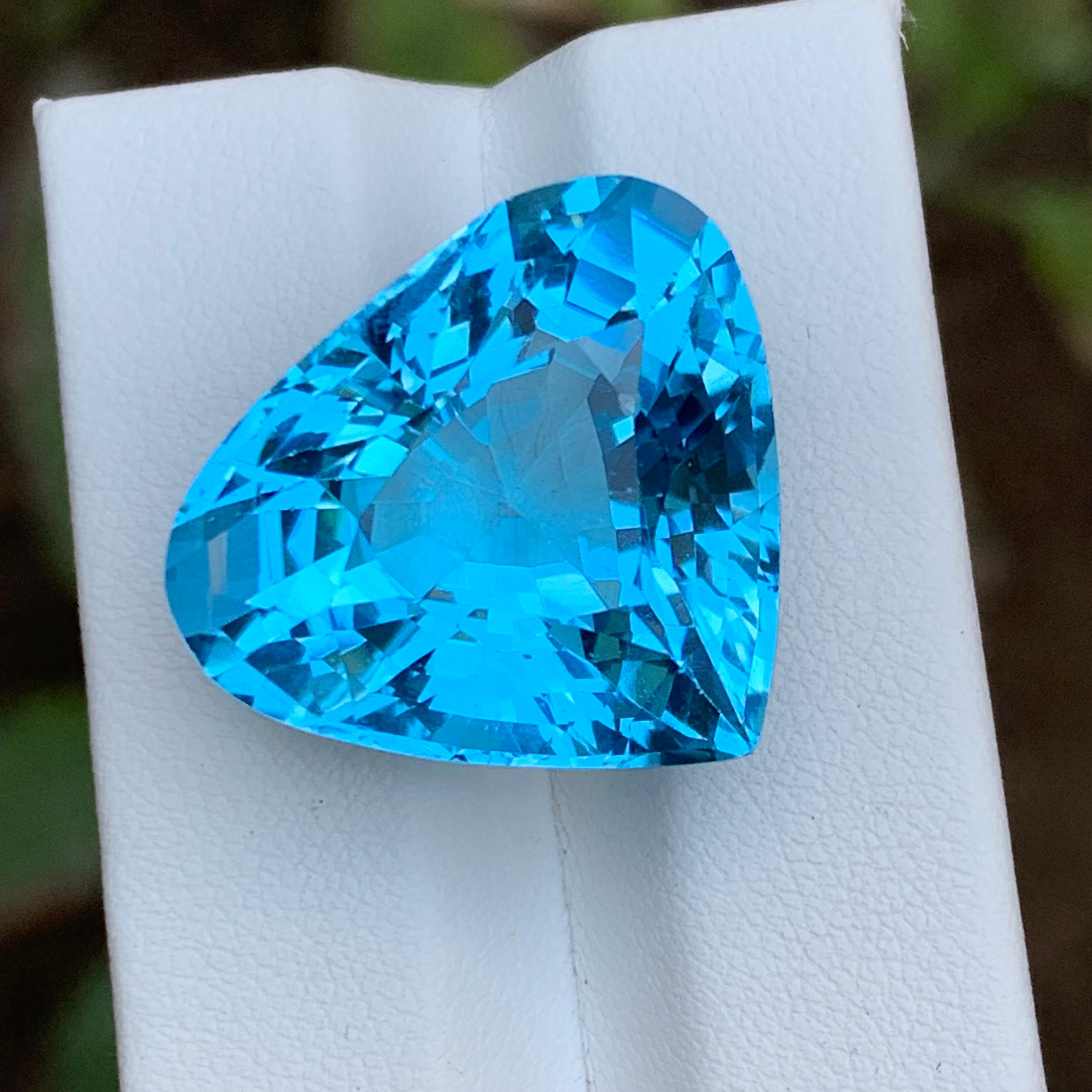 Sky Blue Natural Swiss Topaz Pendant Bracelet Loose Gemstone 43.80 Ct Pear Cut For Sale 8