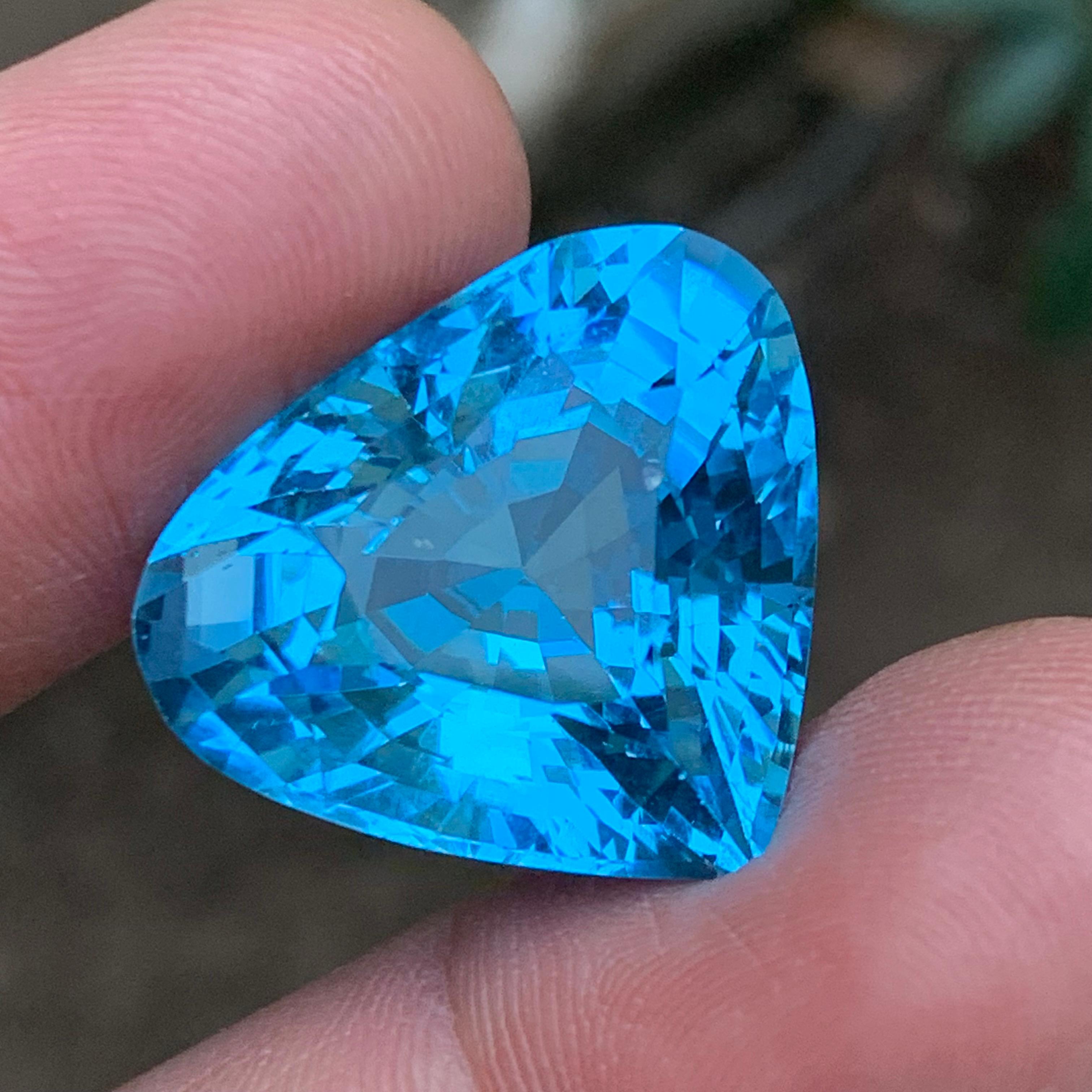 Contemporary Sky Blue Natural Swiss Topaz Pendant Bracelet Loose Gemstone 43.80 Ct Pear Cut For Sale