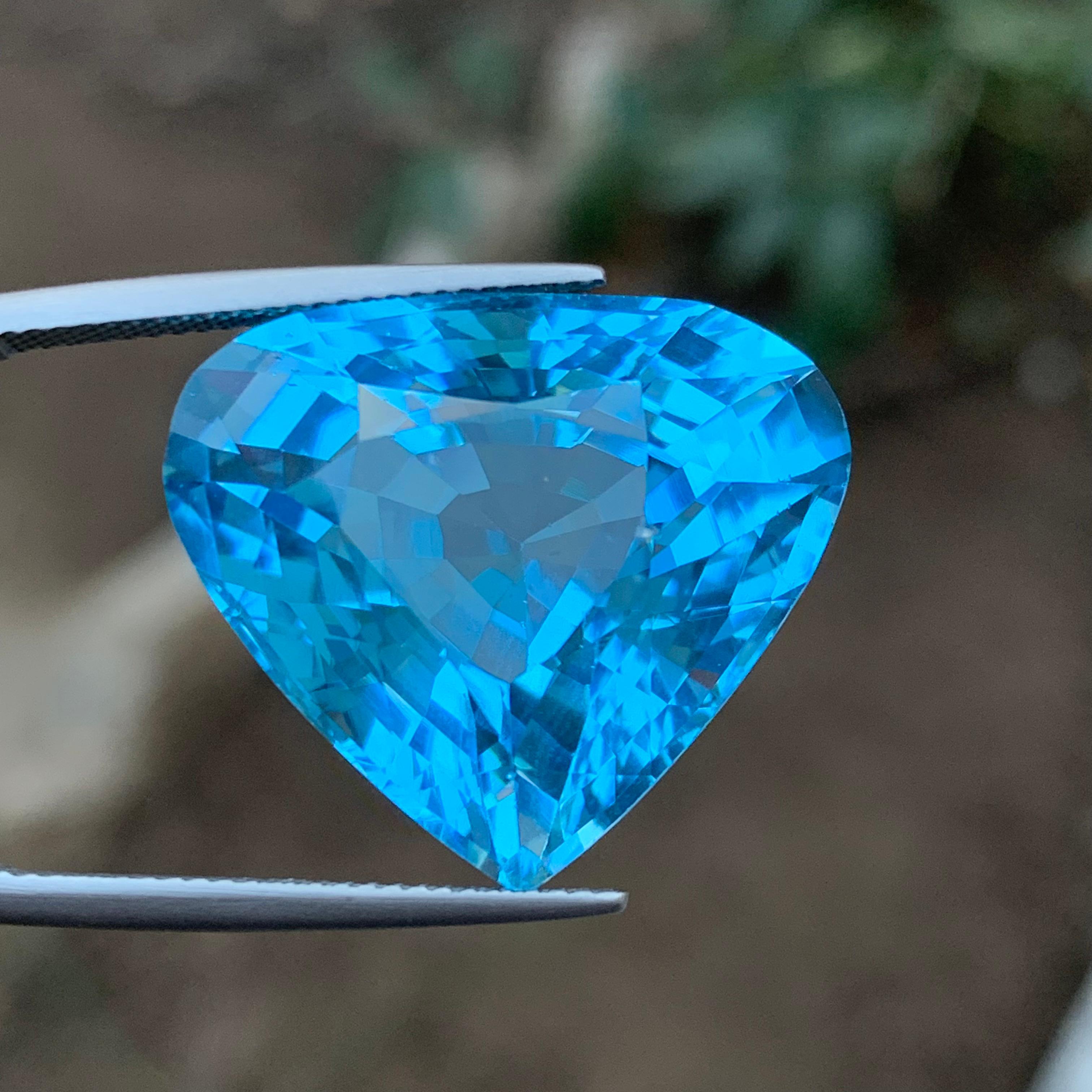 Women's or Men's Sky Blue Natural Swiss Topaz Pendant Bracelet Loose Gemstone 43.80 Ct Pear Cut For Sale