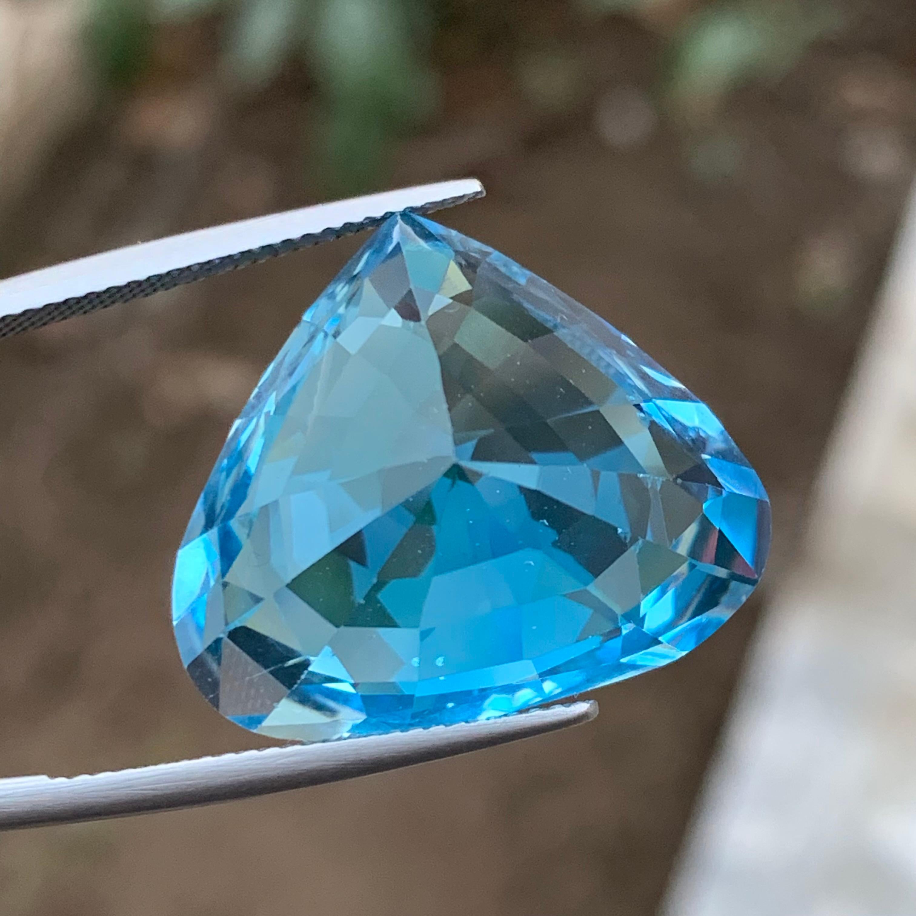Sky Blue Natural Swiss Topaz Pendant Bracelet Loose Gemstone 43.80 Ct Pear Cut For Sale 1