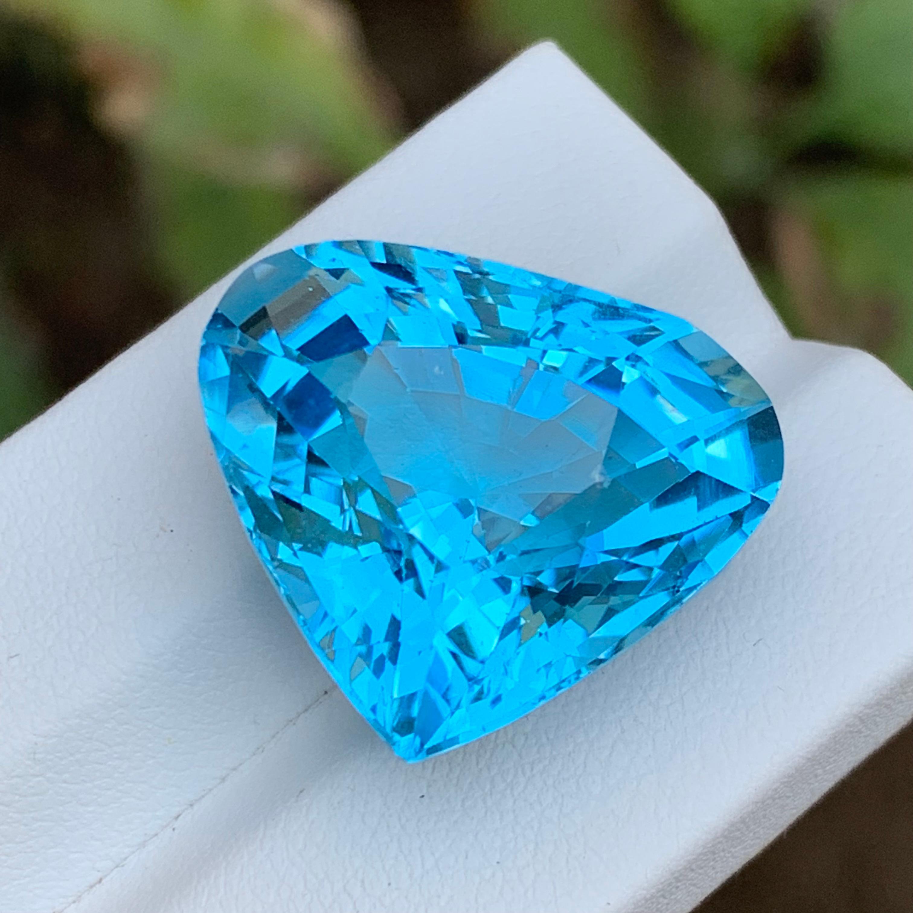 Sky Blue Natural Swiss Topaz Pendant Bracelet Loose Gemstone 43.80 Ct Pear Cut For Sale 2