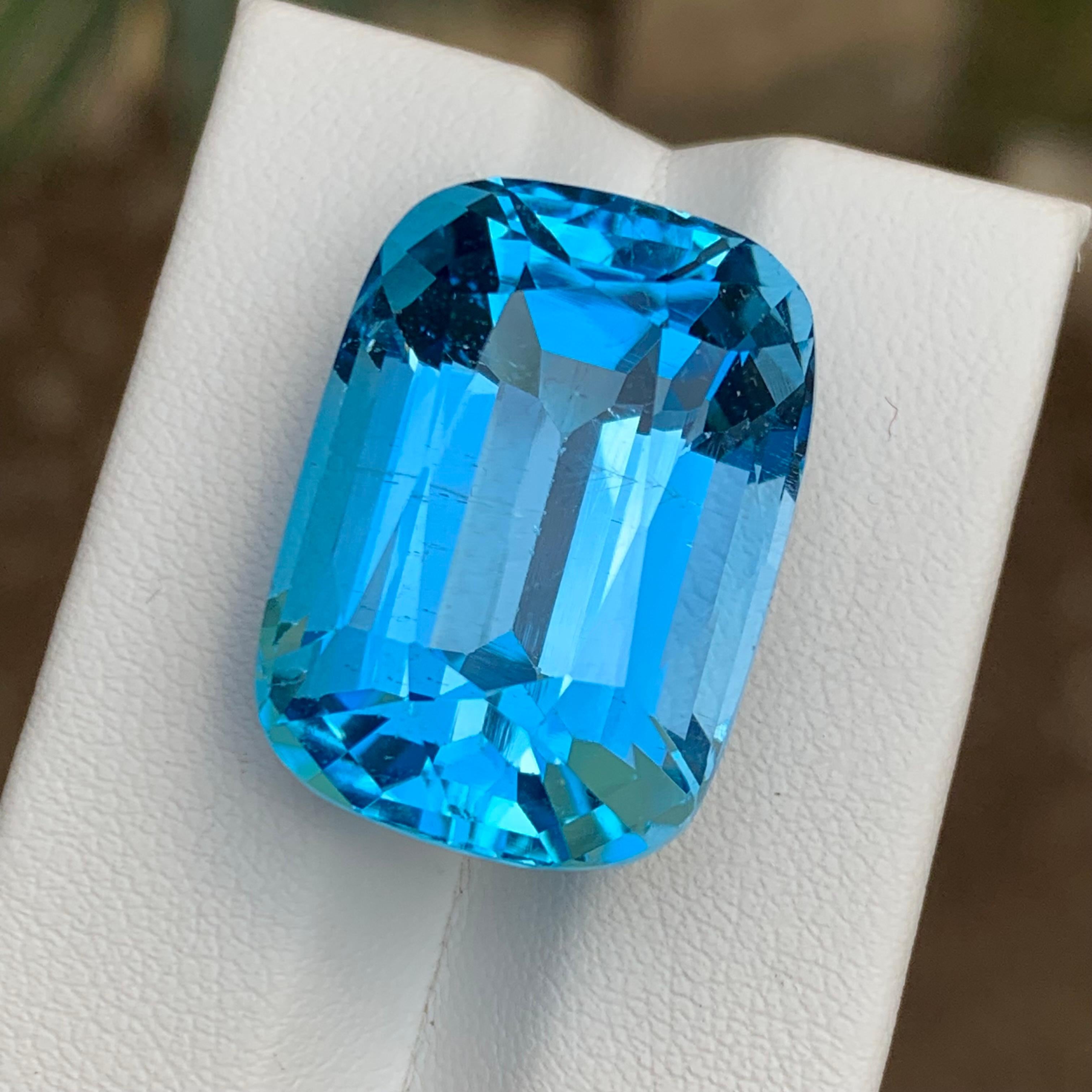 Sky Blue Natural Swiss Topaz Pendant Bracelet Loose Gemstone 51.90Ct Cushion Cut For Sale 7