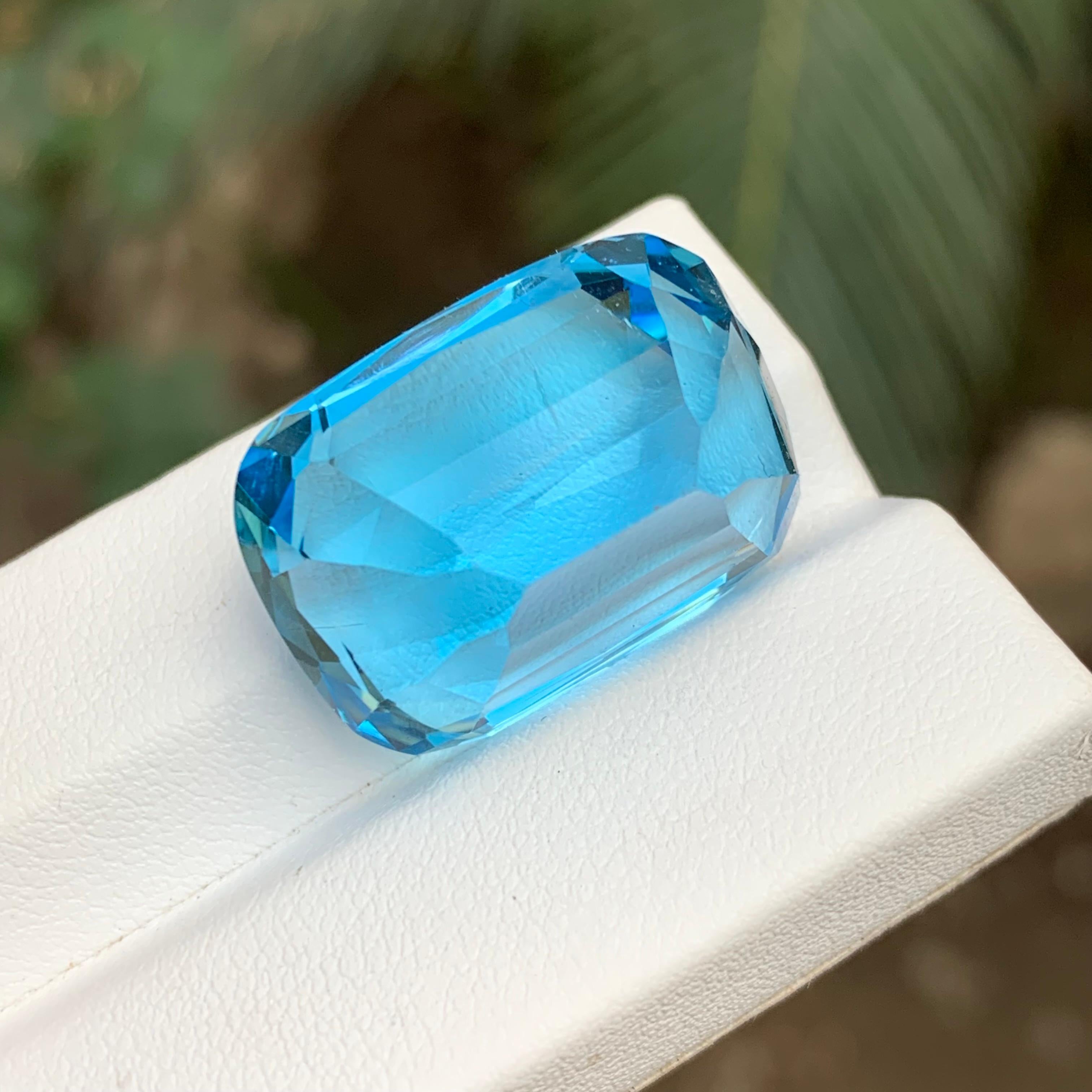 Sky Blue Natural Swiss Topaz Pendant Bracelet Loose Gemstone 51.90Ct Cushion Cut For Sale 1