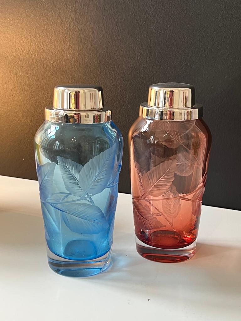 The mouth blown and hand carved glass shaker is inspired from the nature with spring ivy leaves carvings and comes with mounted silver plated lid and built in strainer for contemporary use.
Fy-shan Glass Studio seeks to create timeless pieces that