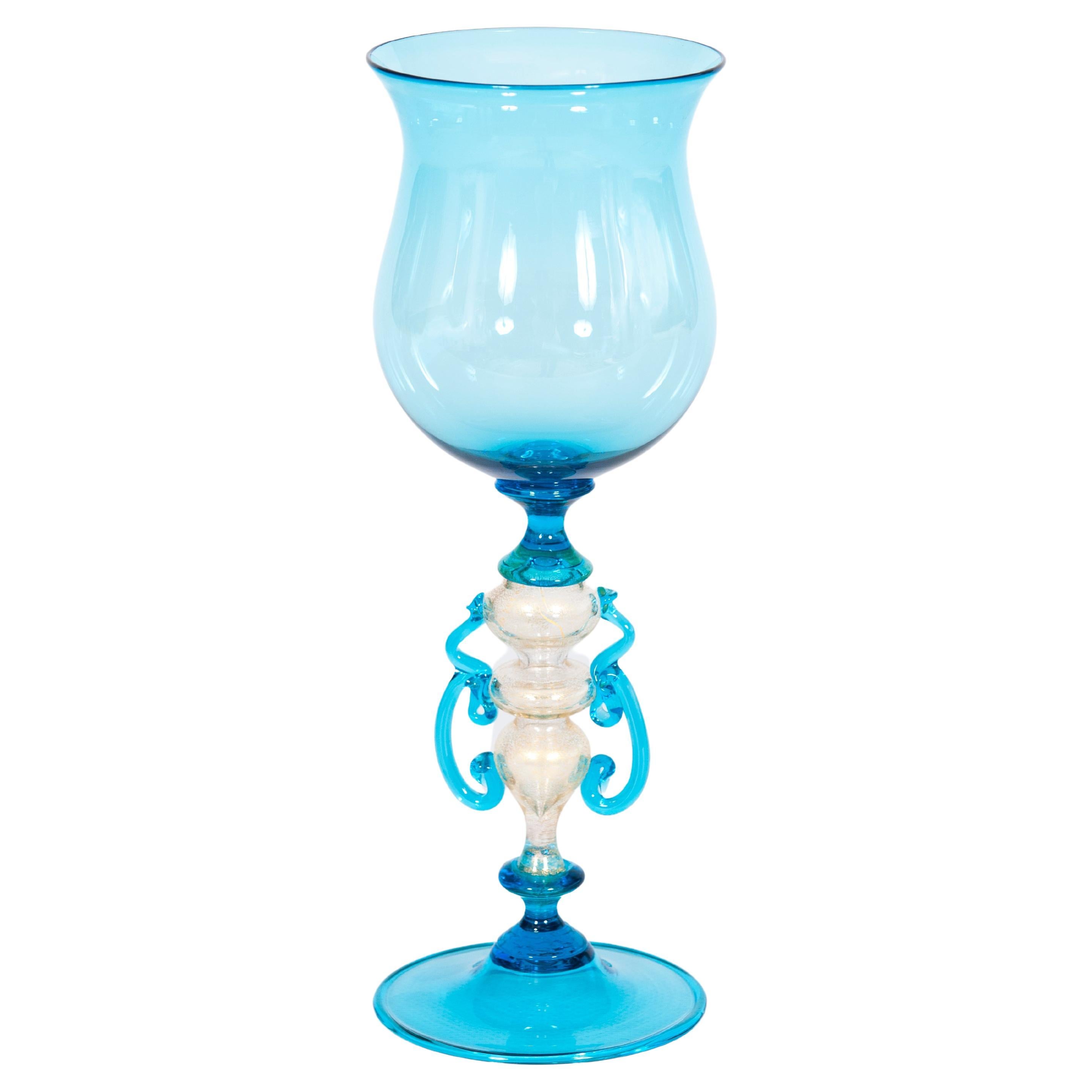 Himmelblaues Stem-Glas aus mundgeblasenem Murano-Glas und Blattgold aus den 1990er Jahren Venedig Italien im Angebot