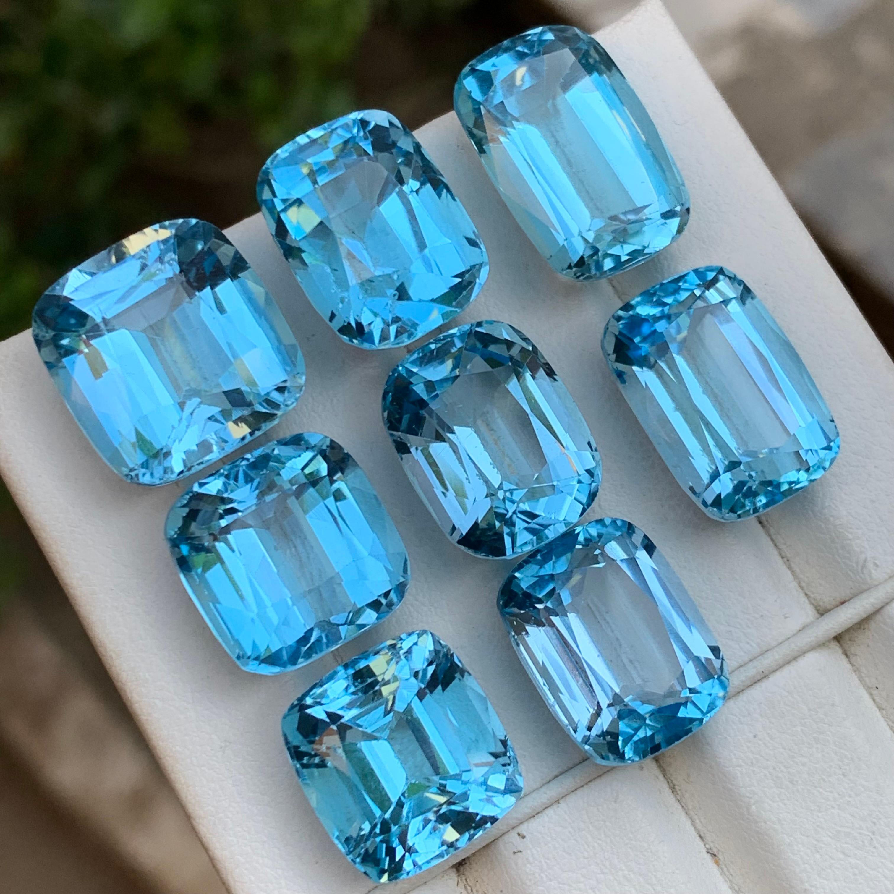 Taglio cuscino Topazio svizzero blu cielo da 142,36 carati Nature - Lotto da collezione in vendita