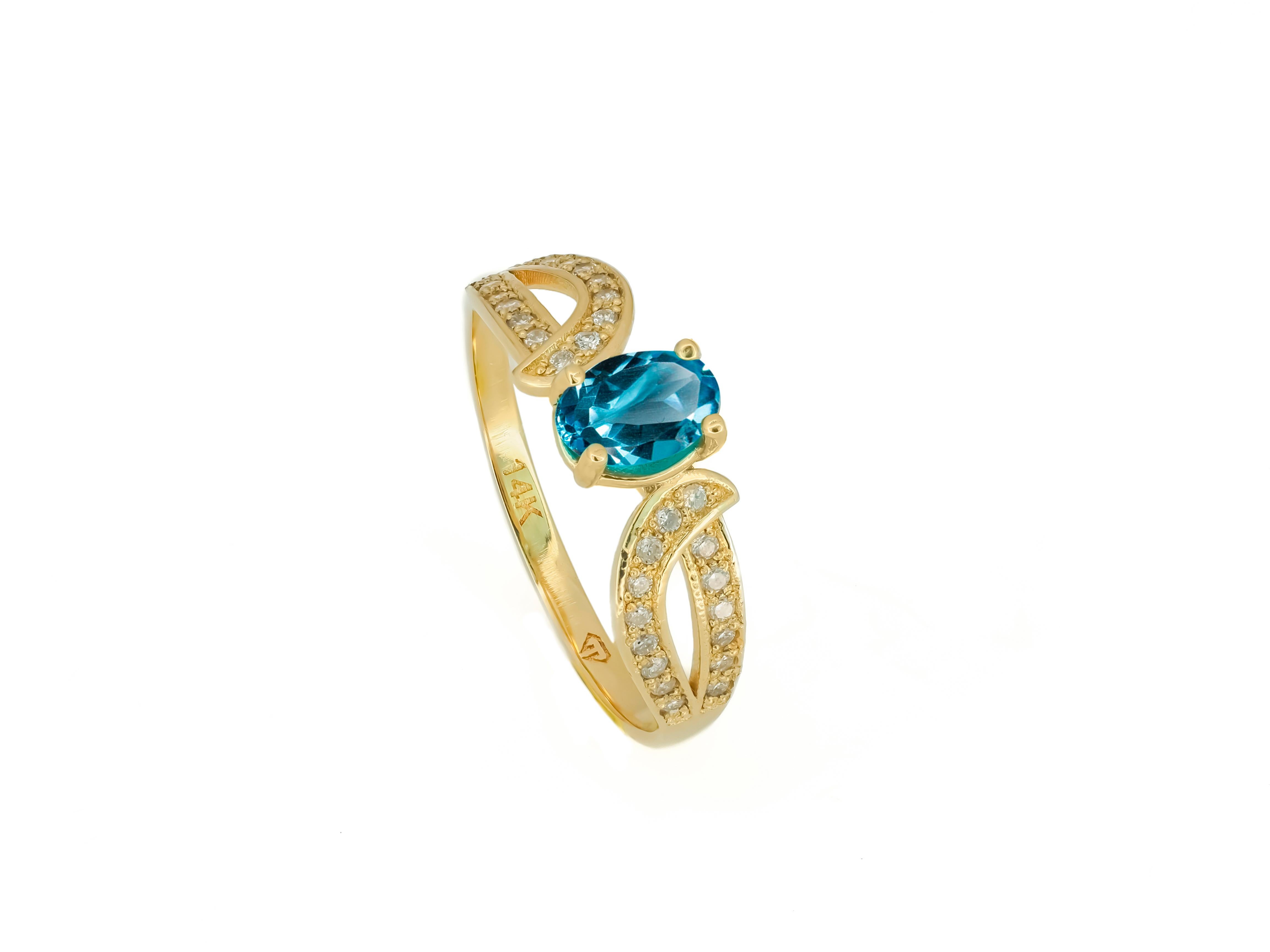 Women's Sky blue topaz 14k gold ring.  For Sale